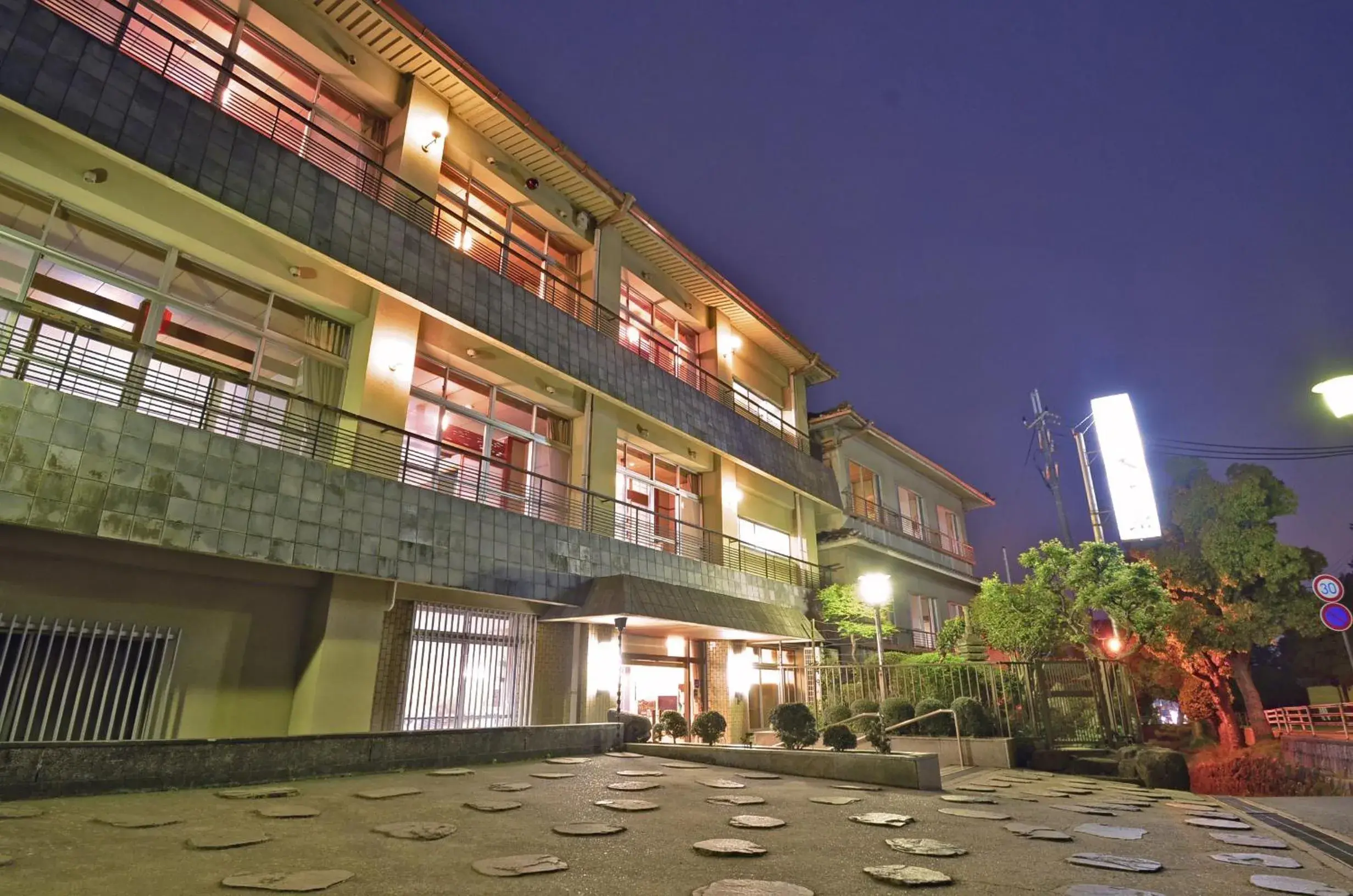 Property building in Daibutsukan Property building in Daibutsukan