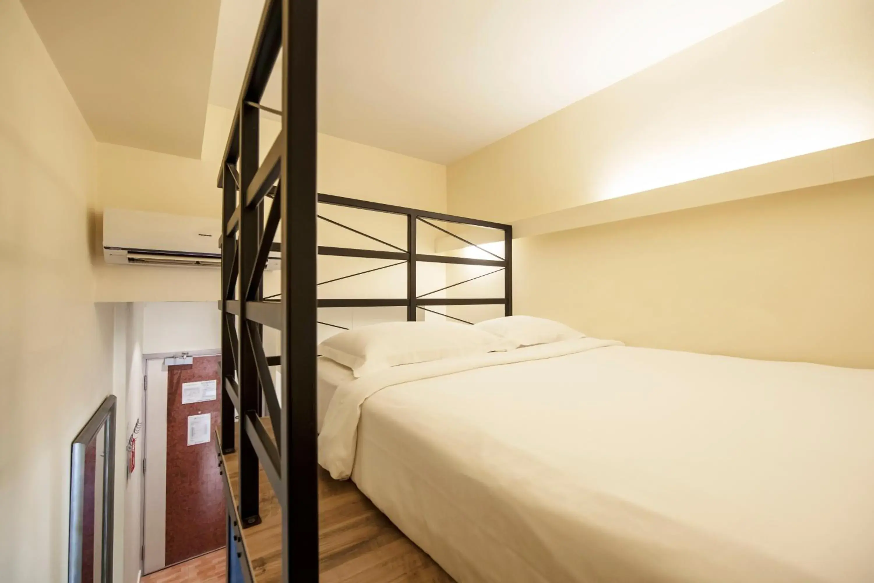 Bed in Fragrance Hotel - Balestier Bed in Fragrance Hotel - Balestier
