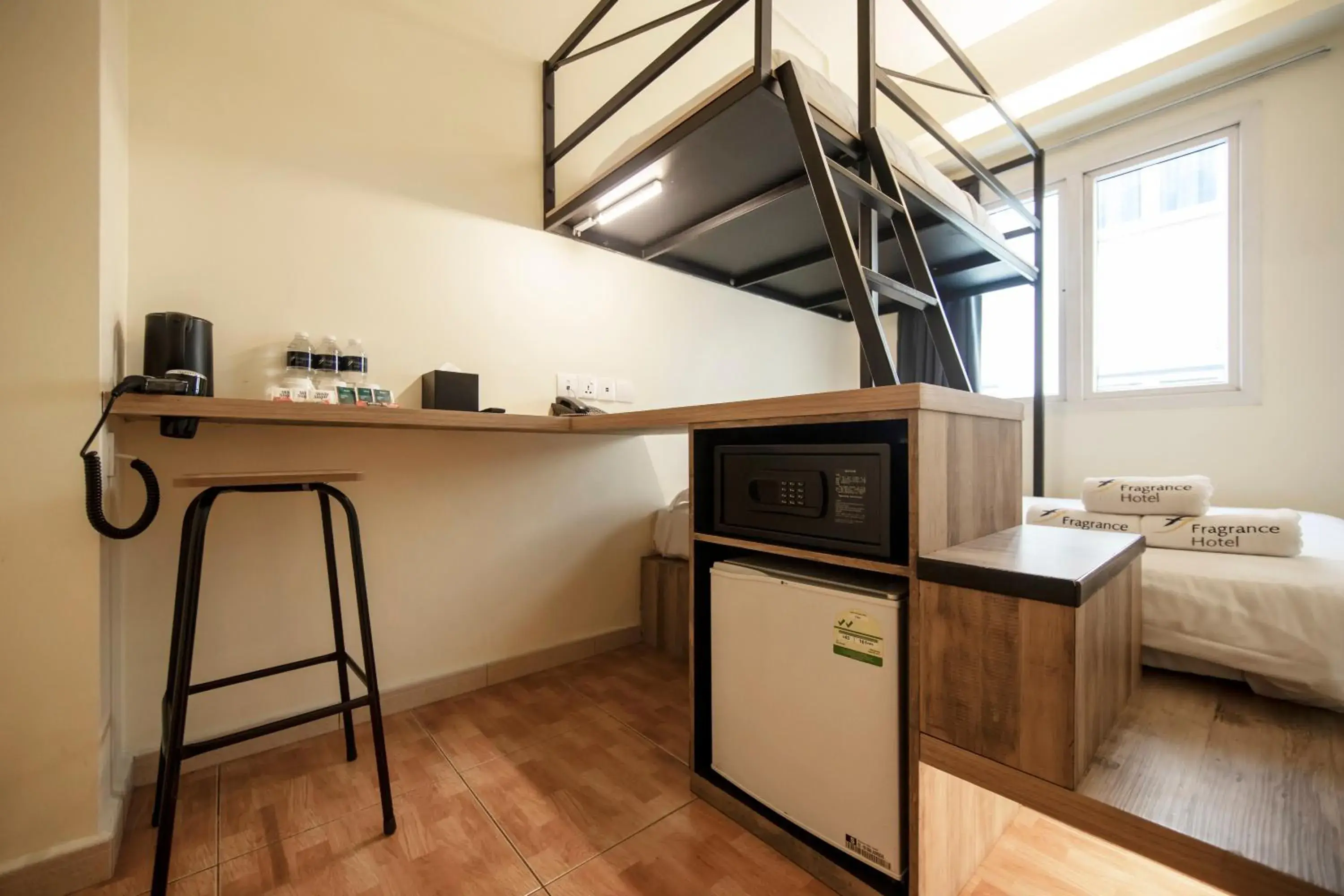 Coffee/tea facilities, Bed in Fragrance Hotel - Balestier Coffee/tea facilities, Bed in Fragrance Hotel - Balestier