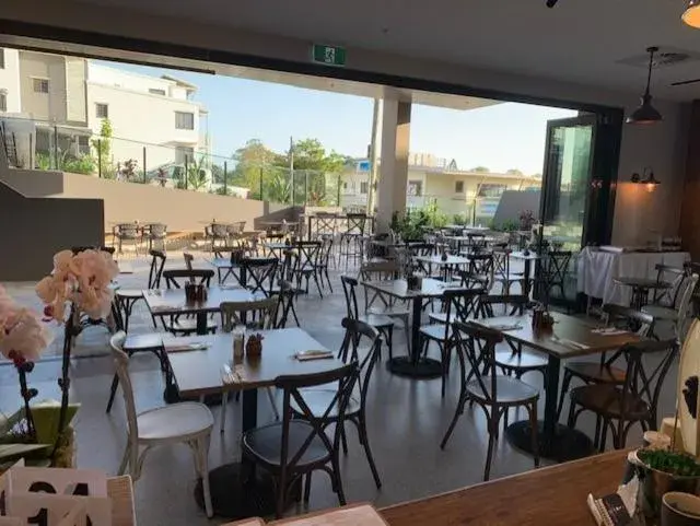 Staff in Essence Suites Taringa Staff in Essence Suites Taringa