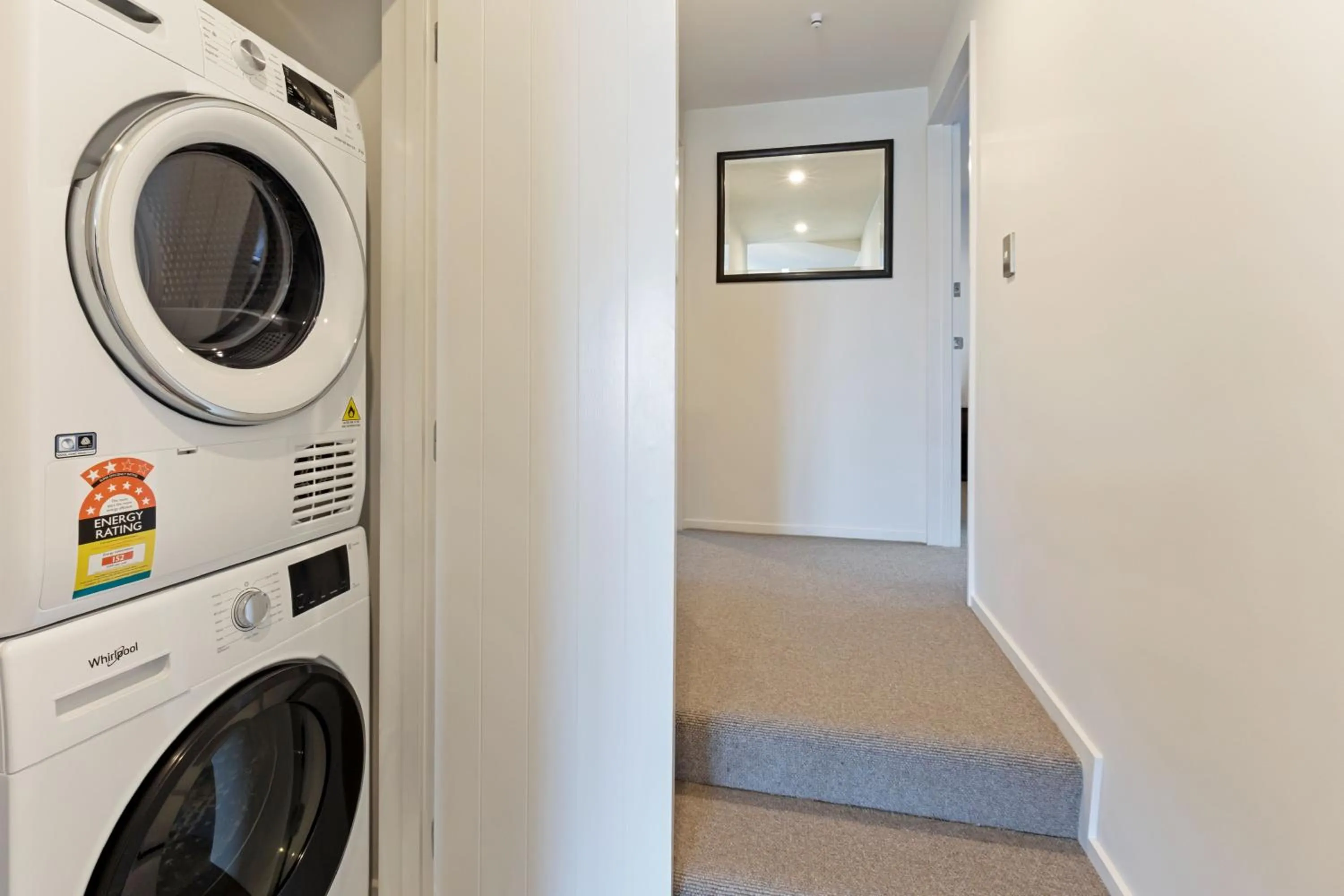 laundry in Queenstown House Bed & Breakfast and Apartments