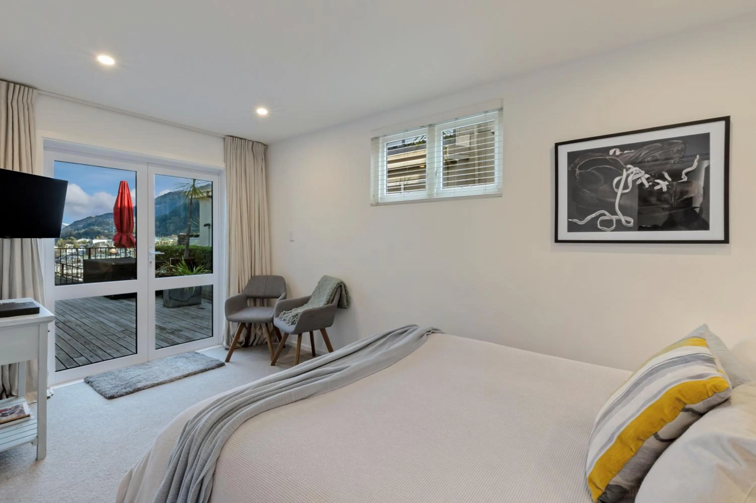 Bedroom, Bed in Queenstown House Bed & Breakfast and Apartments