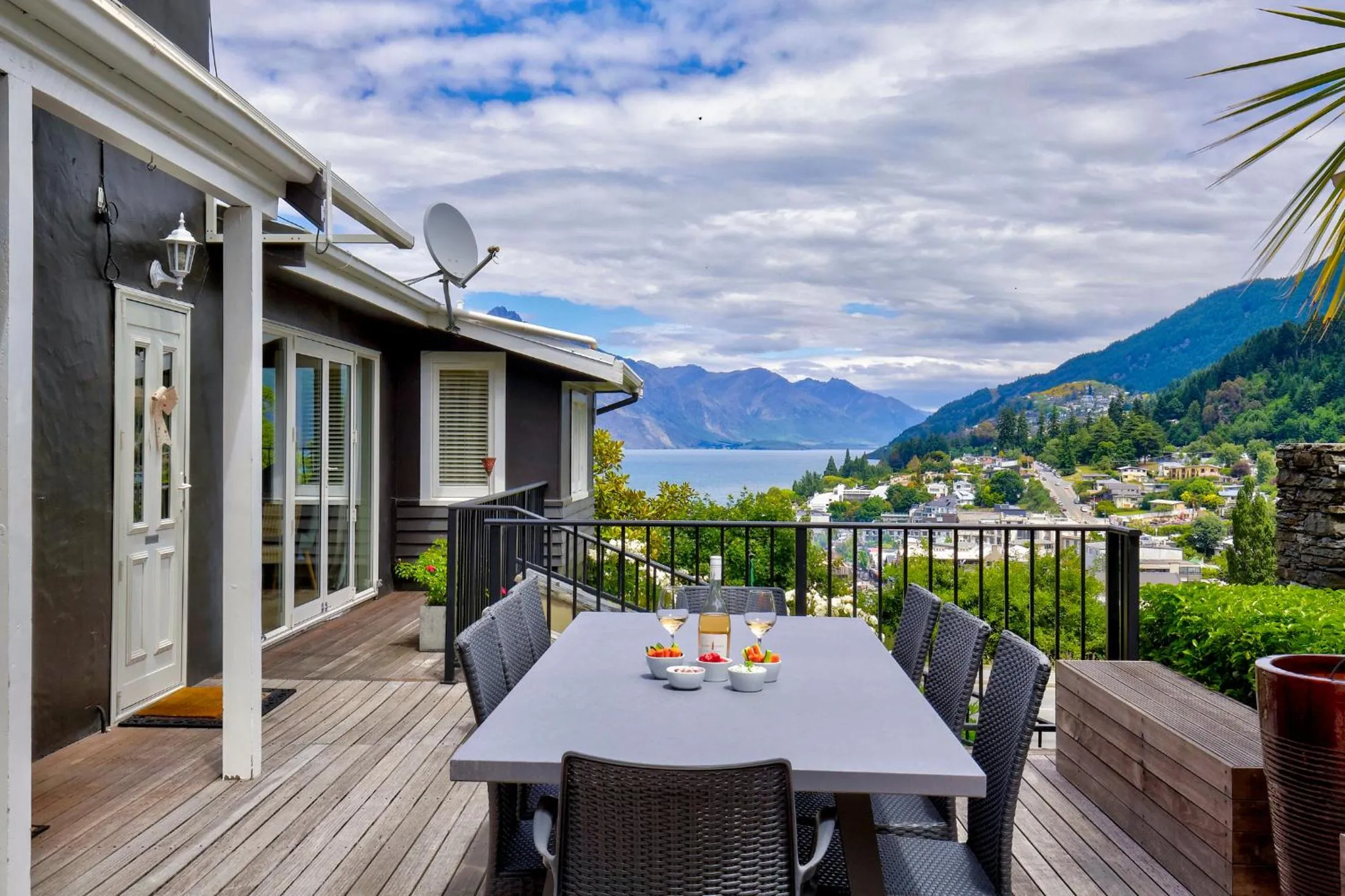 Landmark view in Queenstown House Bed & Breakfast and Apartments