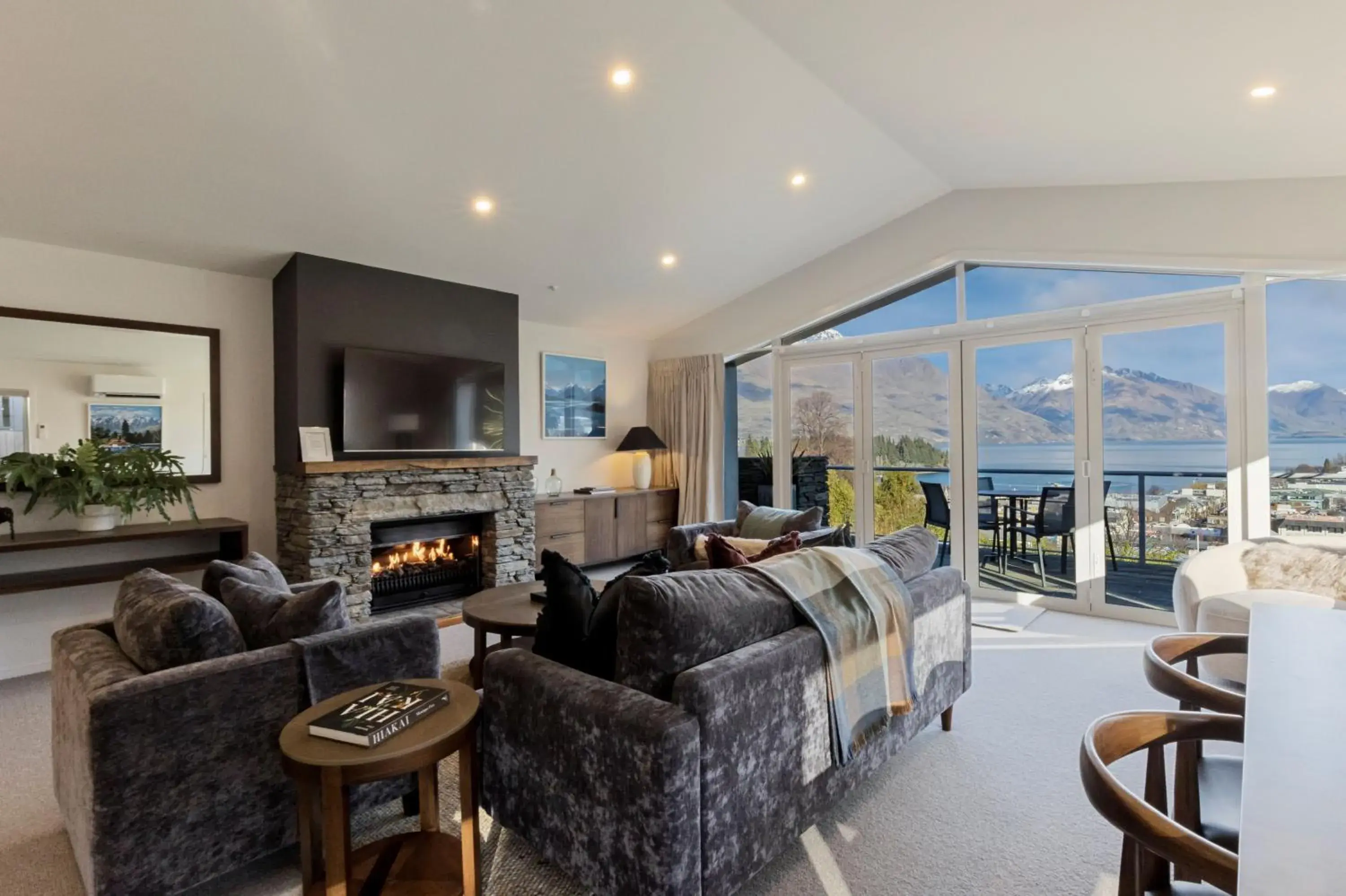 Queenstown House Bed & Breakfast and Apartments Queenstown House Bed & Breakfast and Apartments