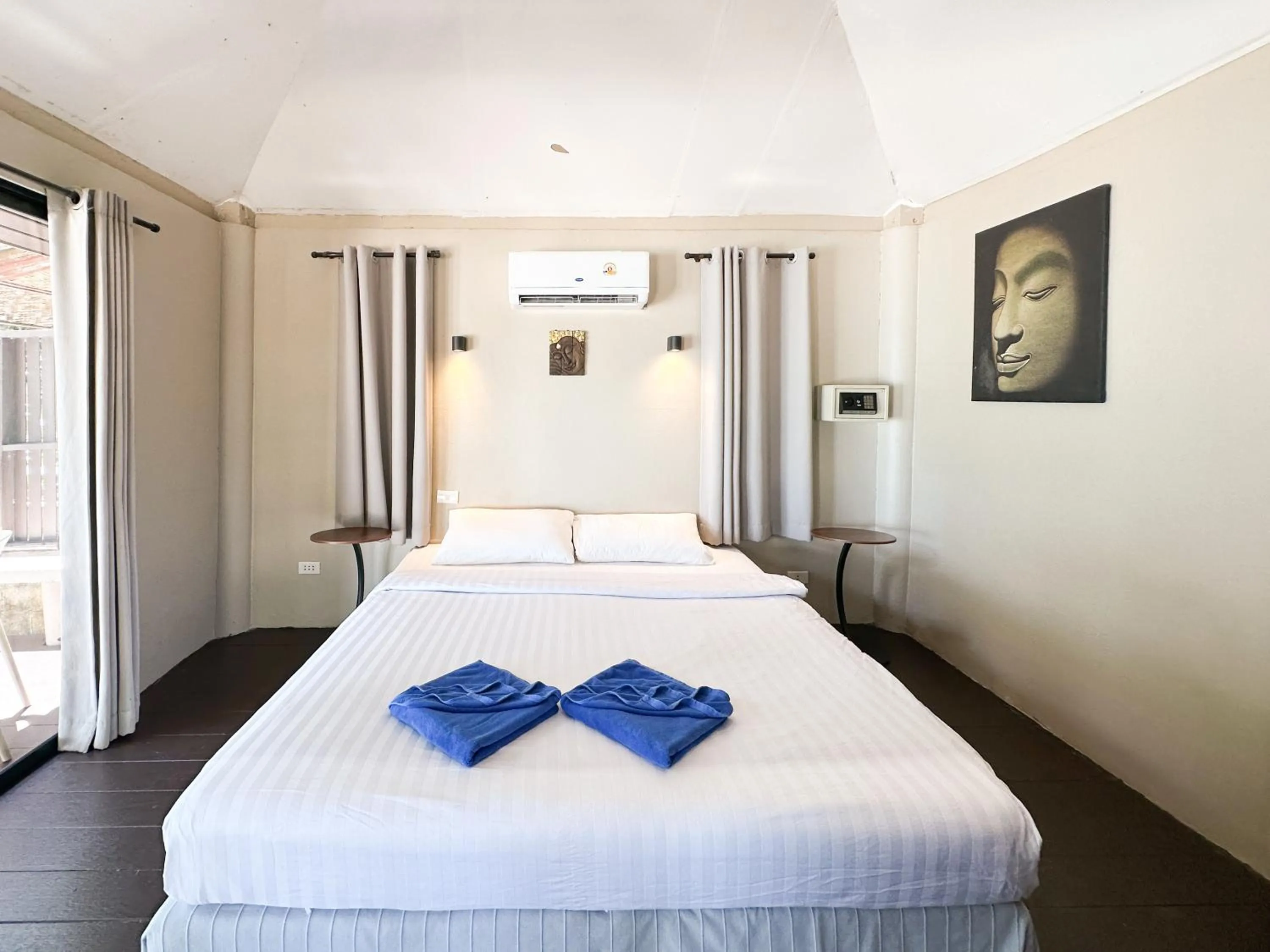 Bed in Seetanu Bungalows