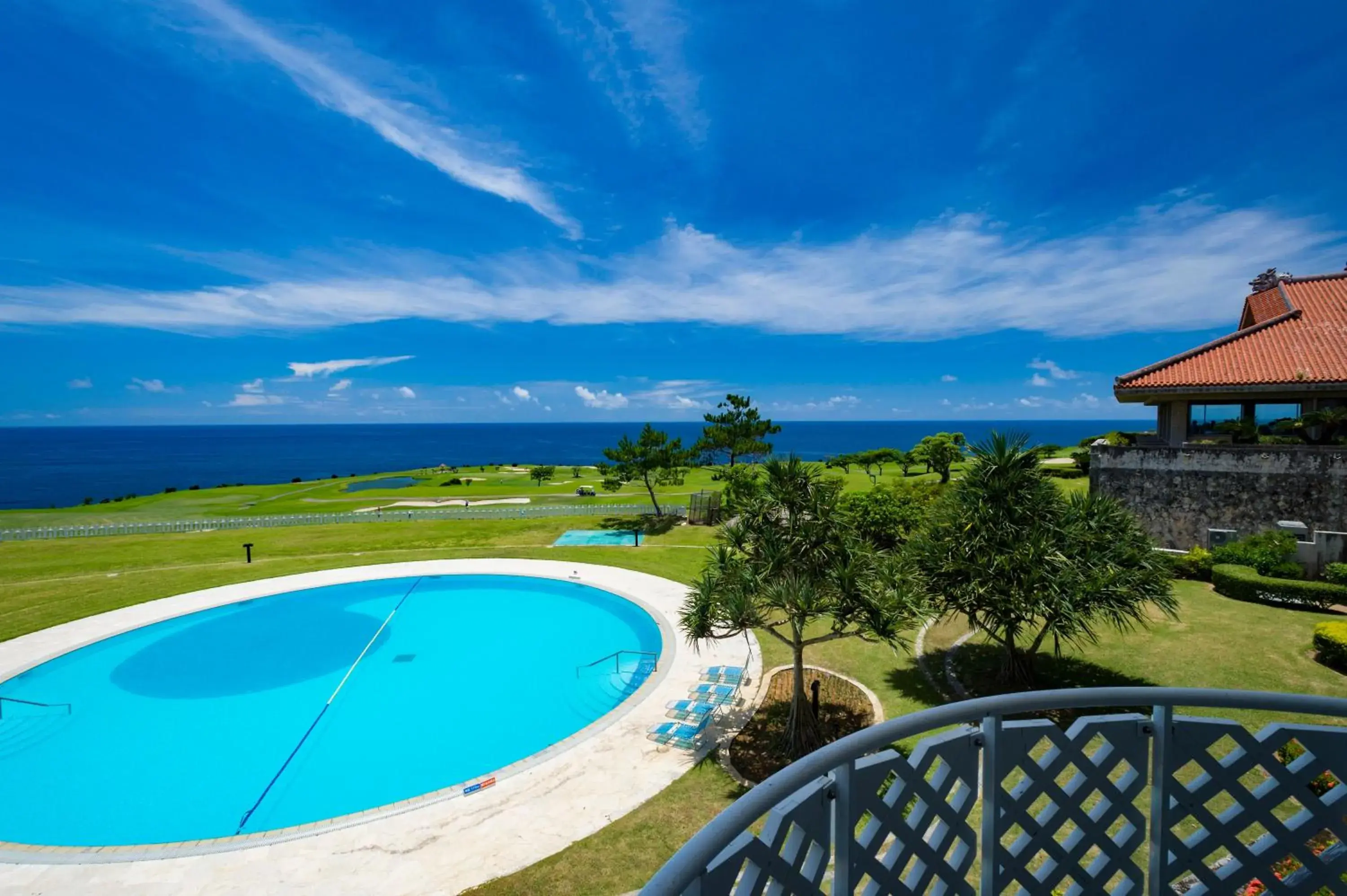 Twin Room with Sea View and Balcony - single occupancy - High Floor in The Southern Links Resort Hotel Twin Room with Sea View and Balcony - single occupancy - High Floor in The Southern Links Resort Hotel