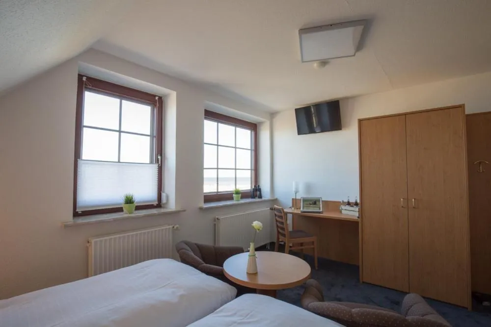 Photo of the whole room, Bed in Hotel Strandräuber