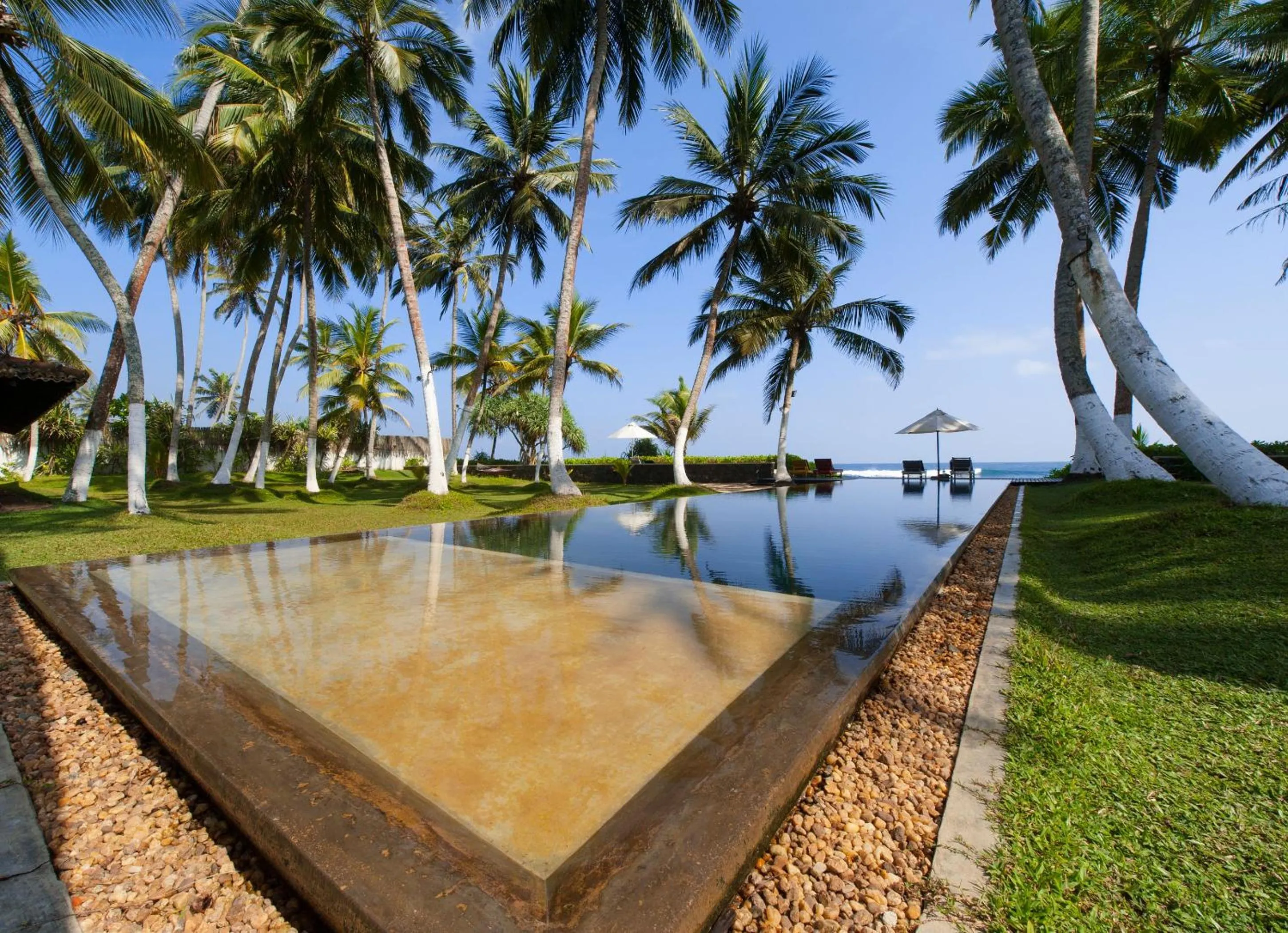 Swimming pool in Apa Villa Thalpe