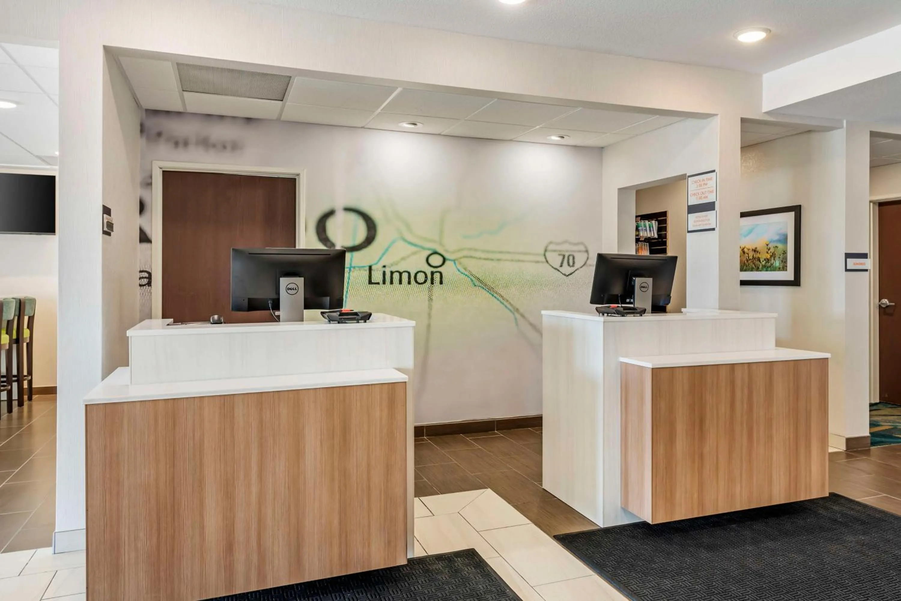 Lobby or reception in Best Western Limon