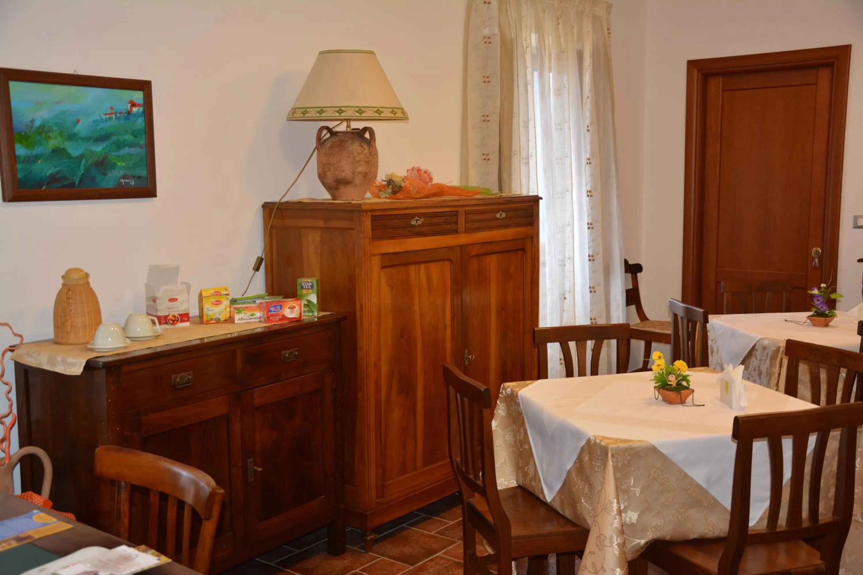 Food and drinks in B&B La Casa Rossa