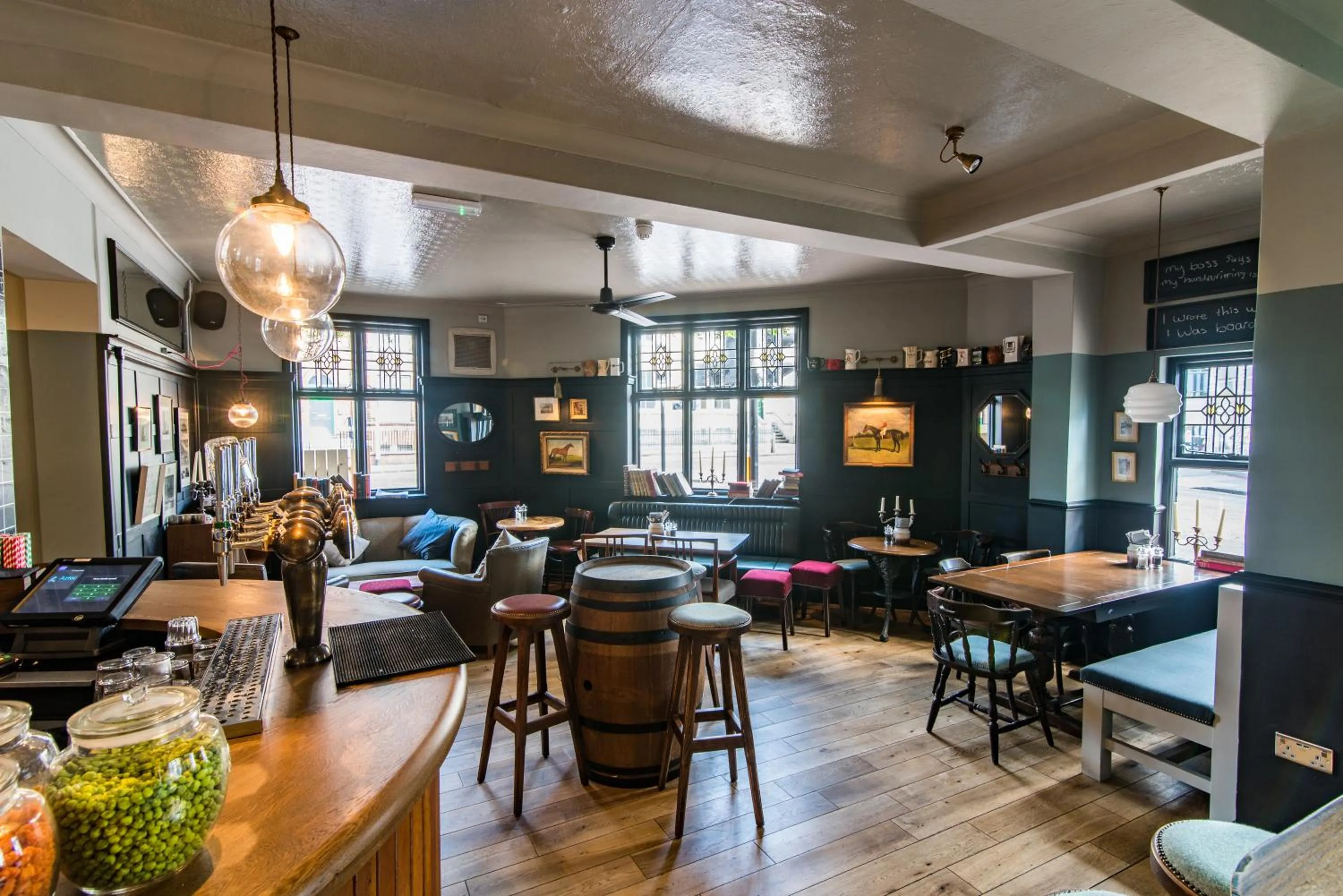 Restaurant/places to eat in The Waterman