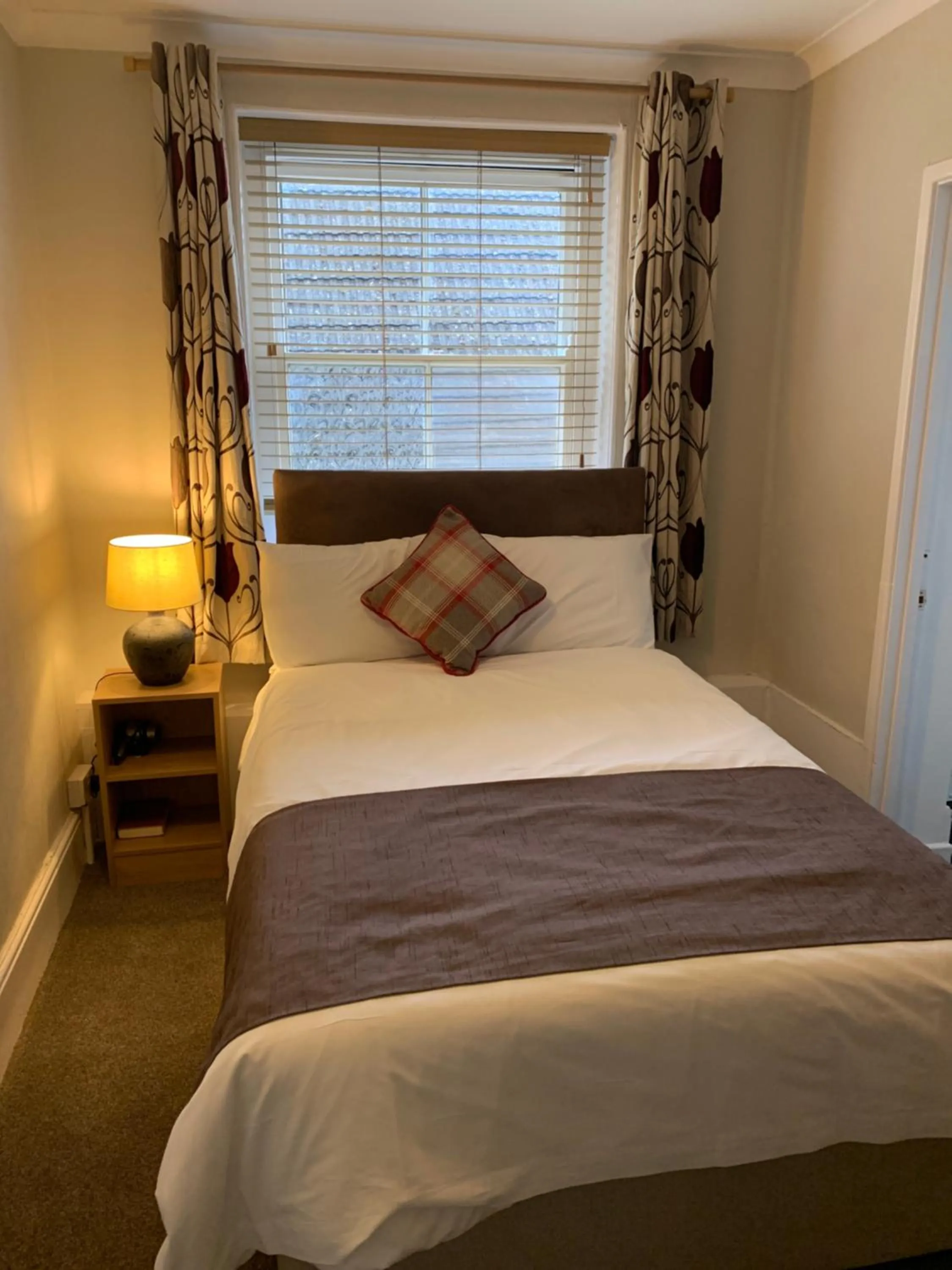 Bed in White Hart Hotel