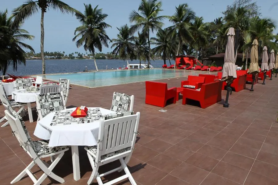 Swimming pool in Hotel Coucoue Lodge