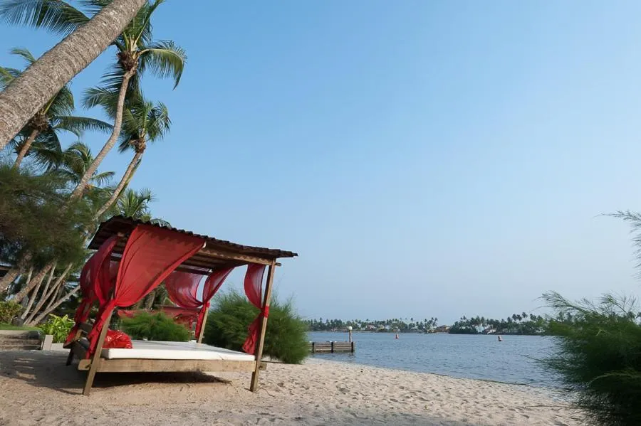 Property building in Hotel Coucoue Lodge