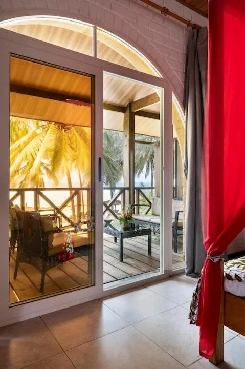 Balcony/Terrace, Bed in Hotel Coucoue Lodge