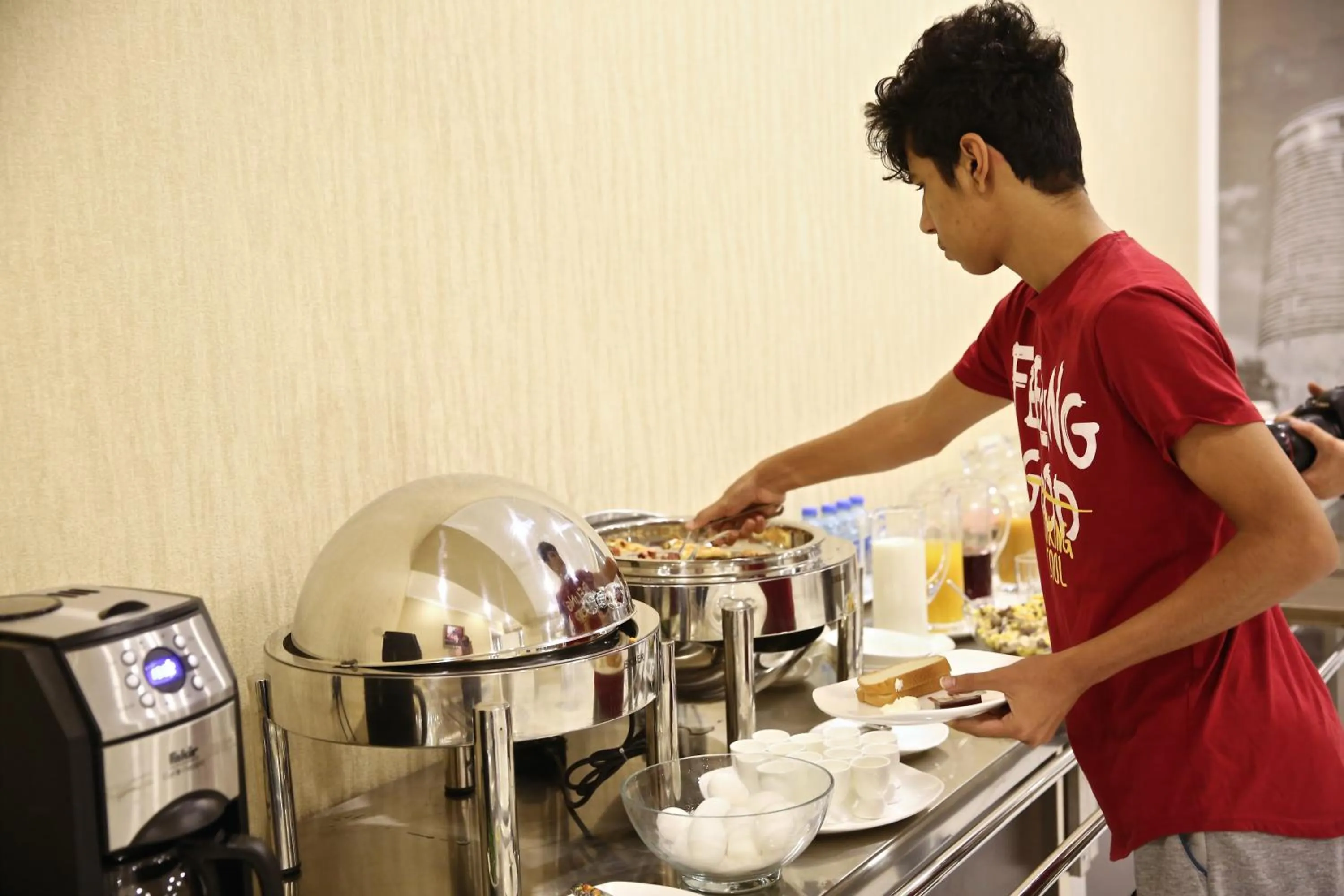 Restaurant/places to eat in Rusel Hotel