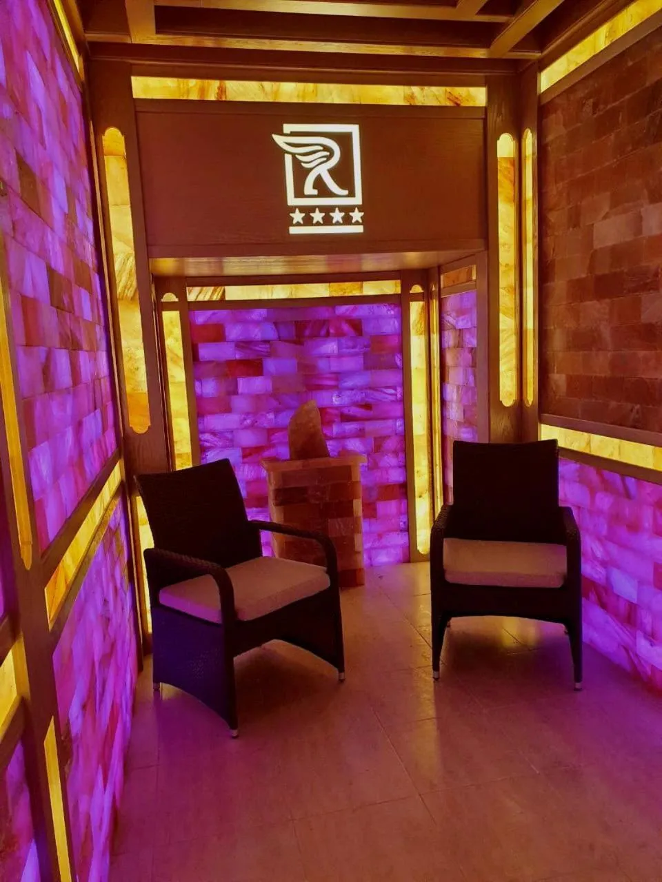 Swimming pool in Rusel Hotel