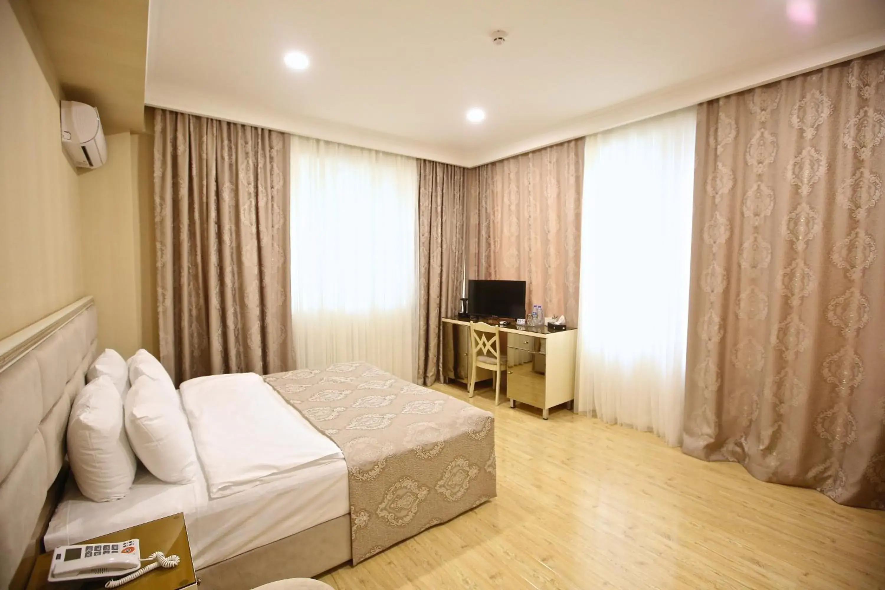 Double Room in Rusel Hotel Double Room in Rusel Hotel