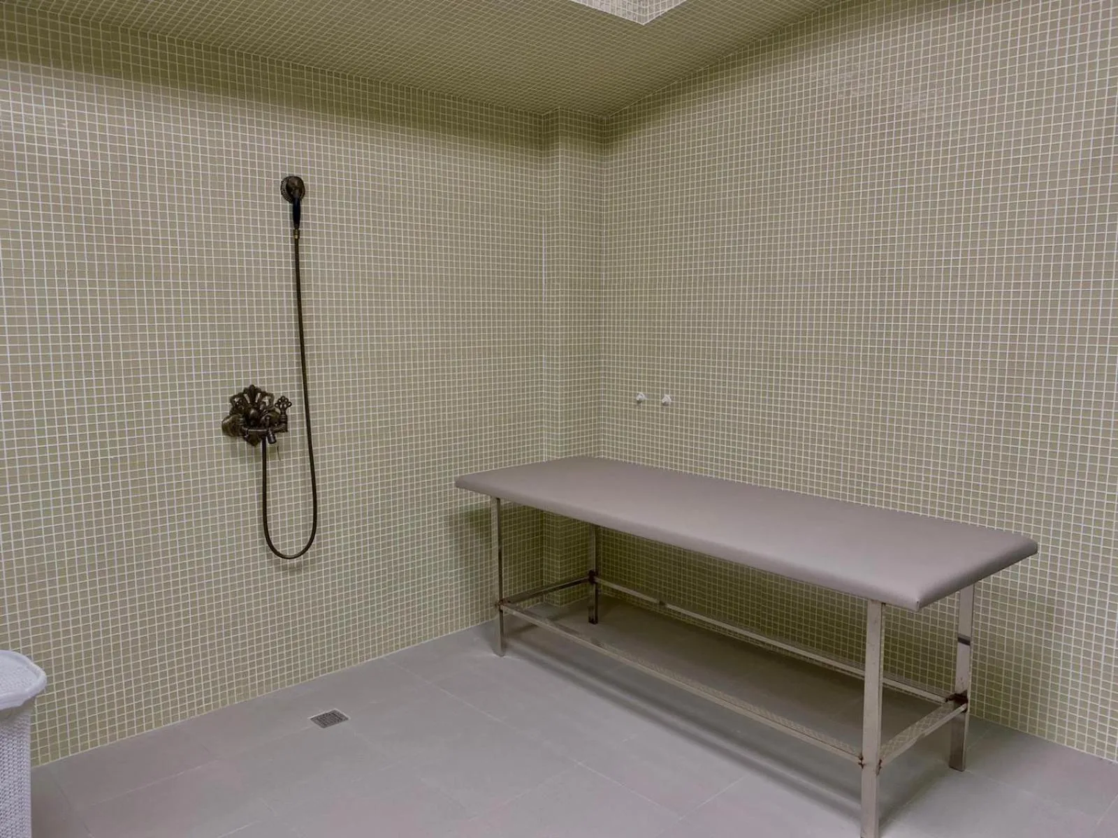 Swimming pool in Rusel Hotel