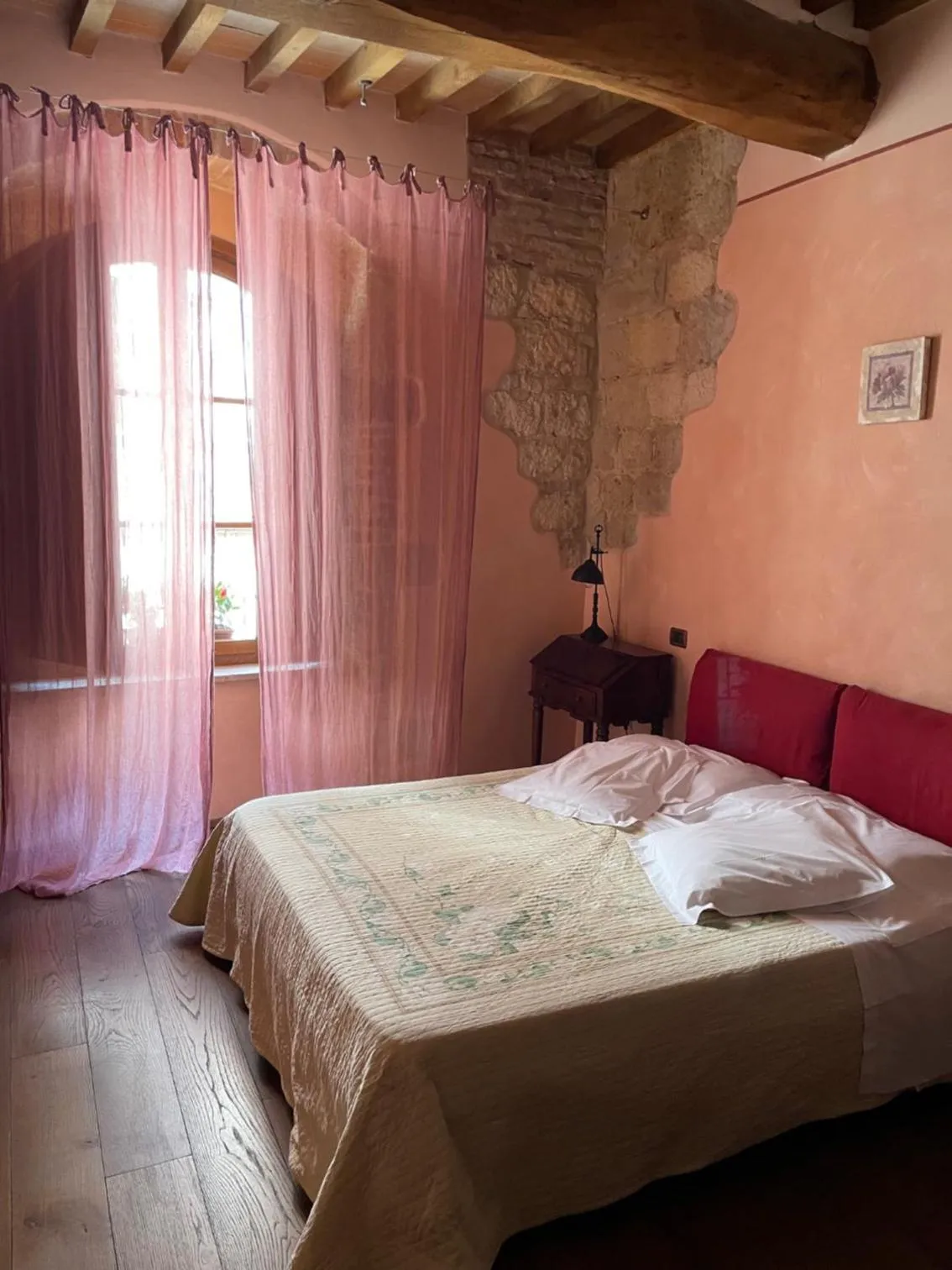 Bed in Osteria Del Borgo B&B