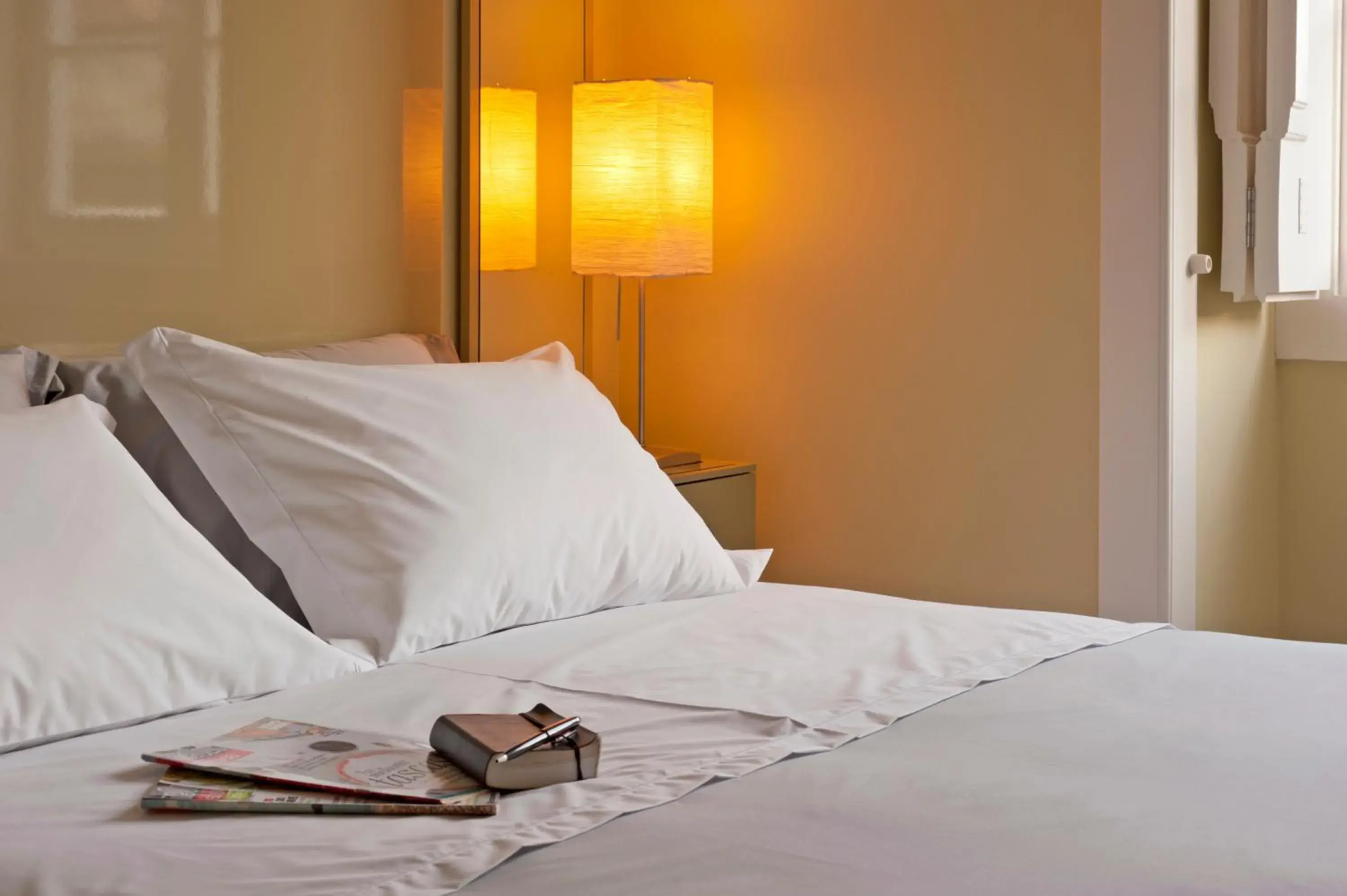 Bed in Lisbon Colours Bairro Alto Apartments Bed in Lisbon Colours Bairro Alto Apartments