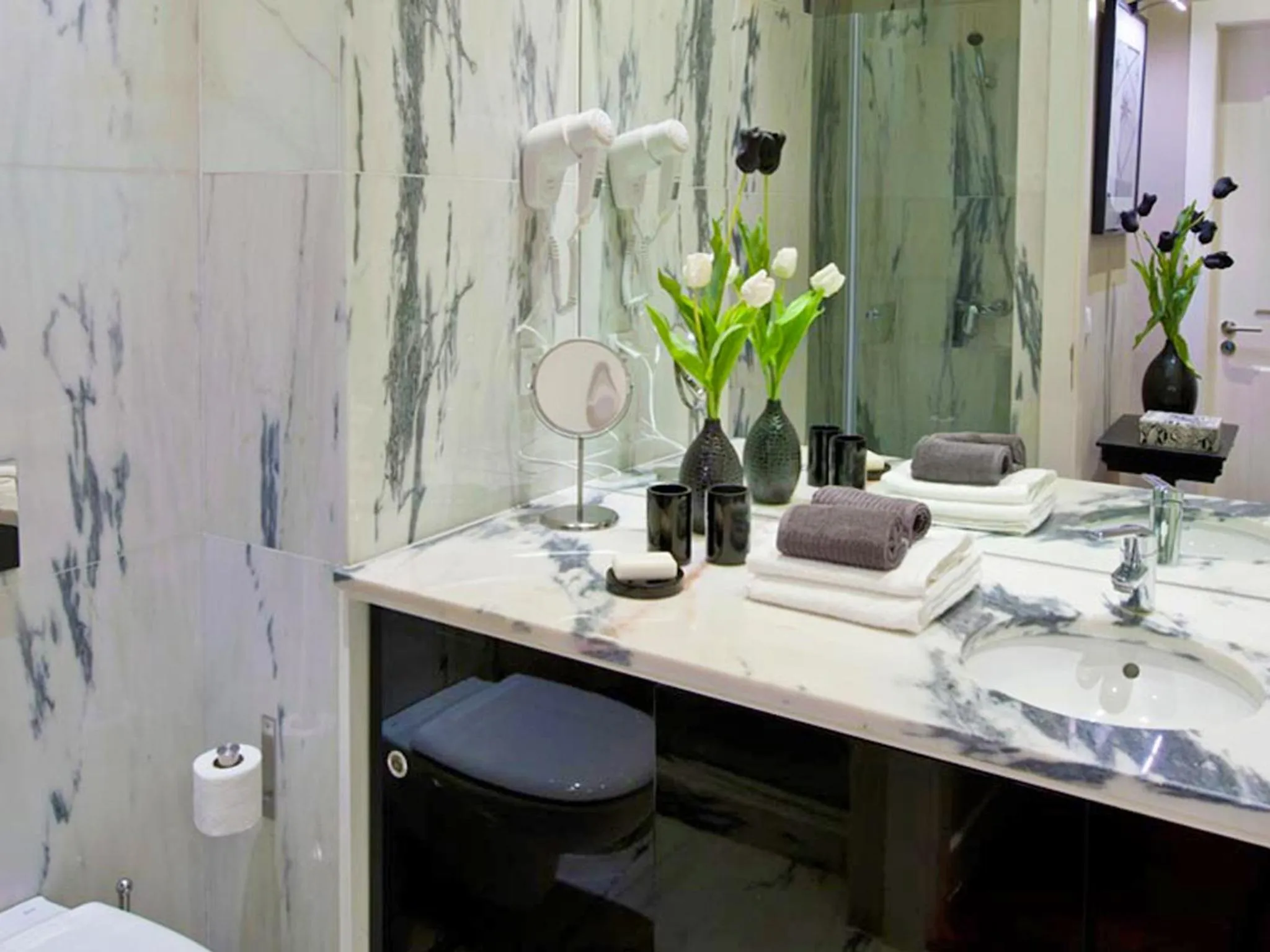 Bathroom in Lisbon Colours Bairro Alto Apartments