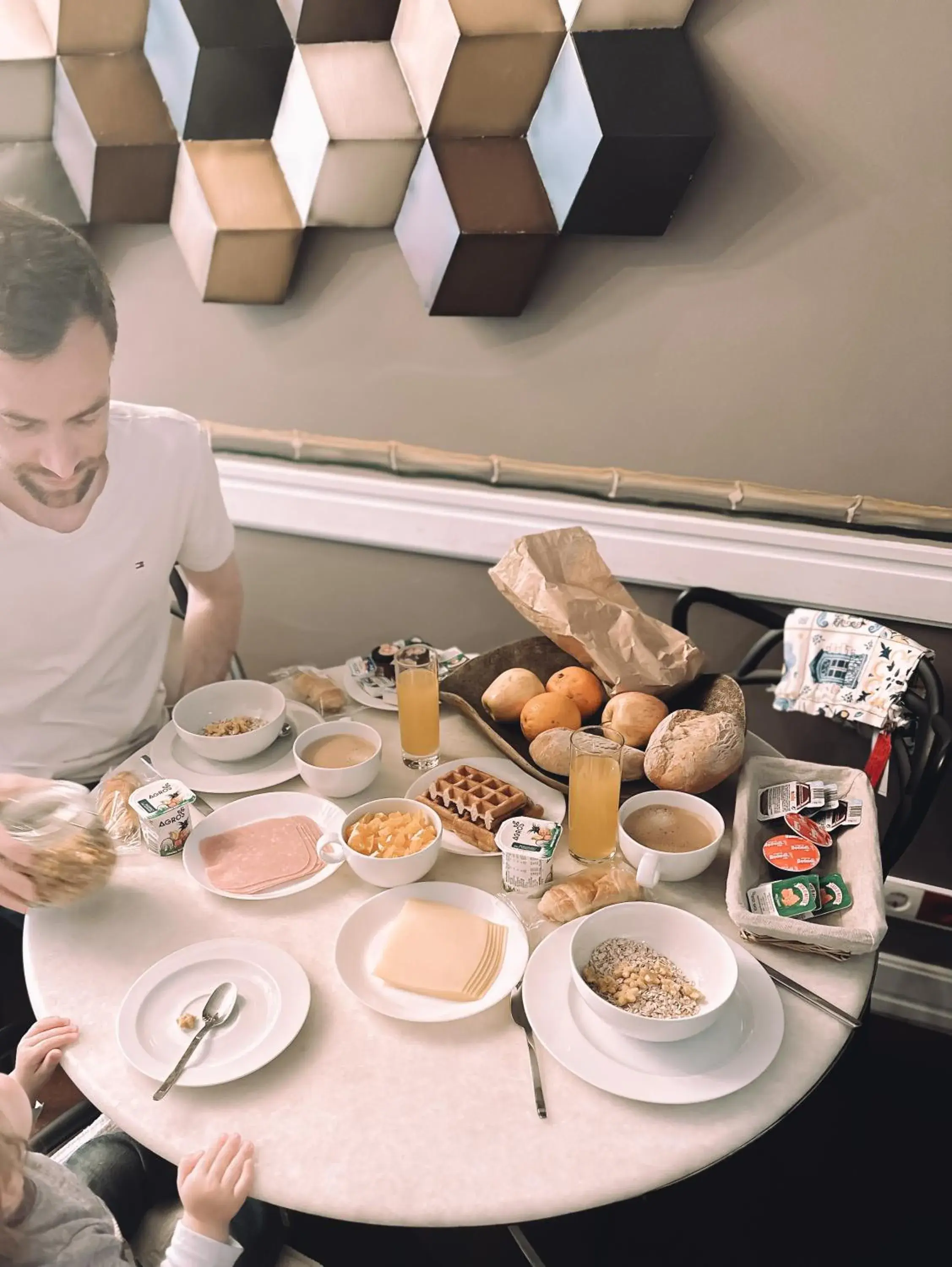 Breakfast in Lisbon Colours Bairro Alto Apartments Breakfast in Lisbon Colours Bairro Alto Apartments