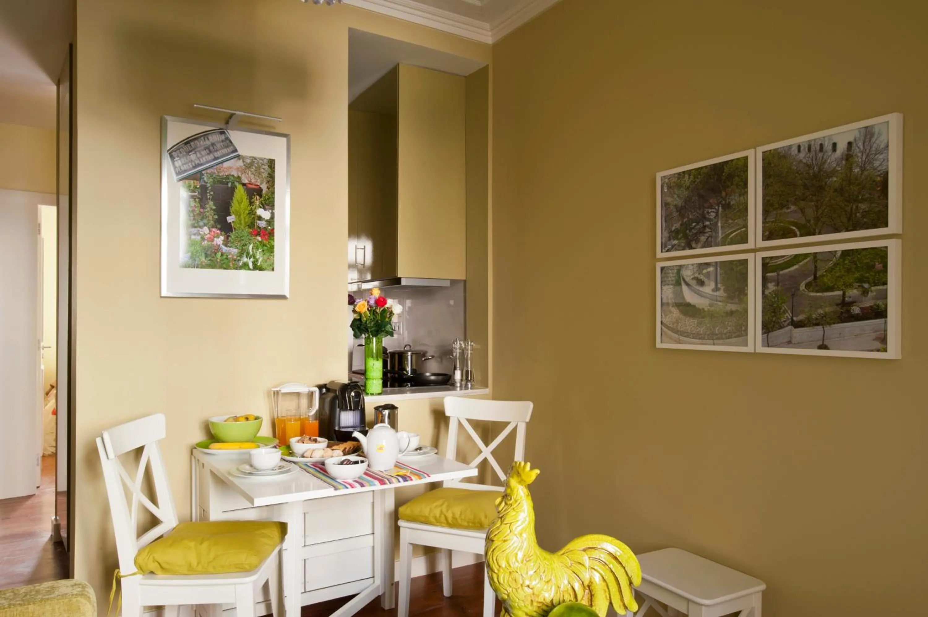 Breakfast in Lisbon Colours Bairro Alto Apartments