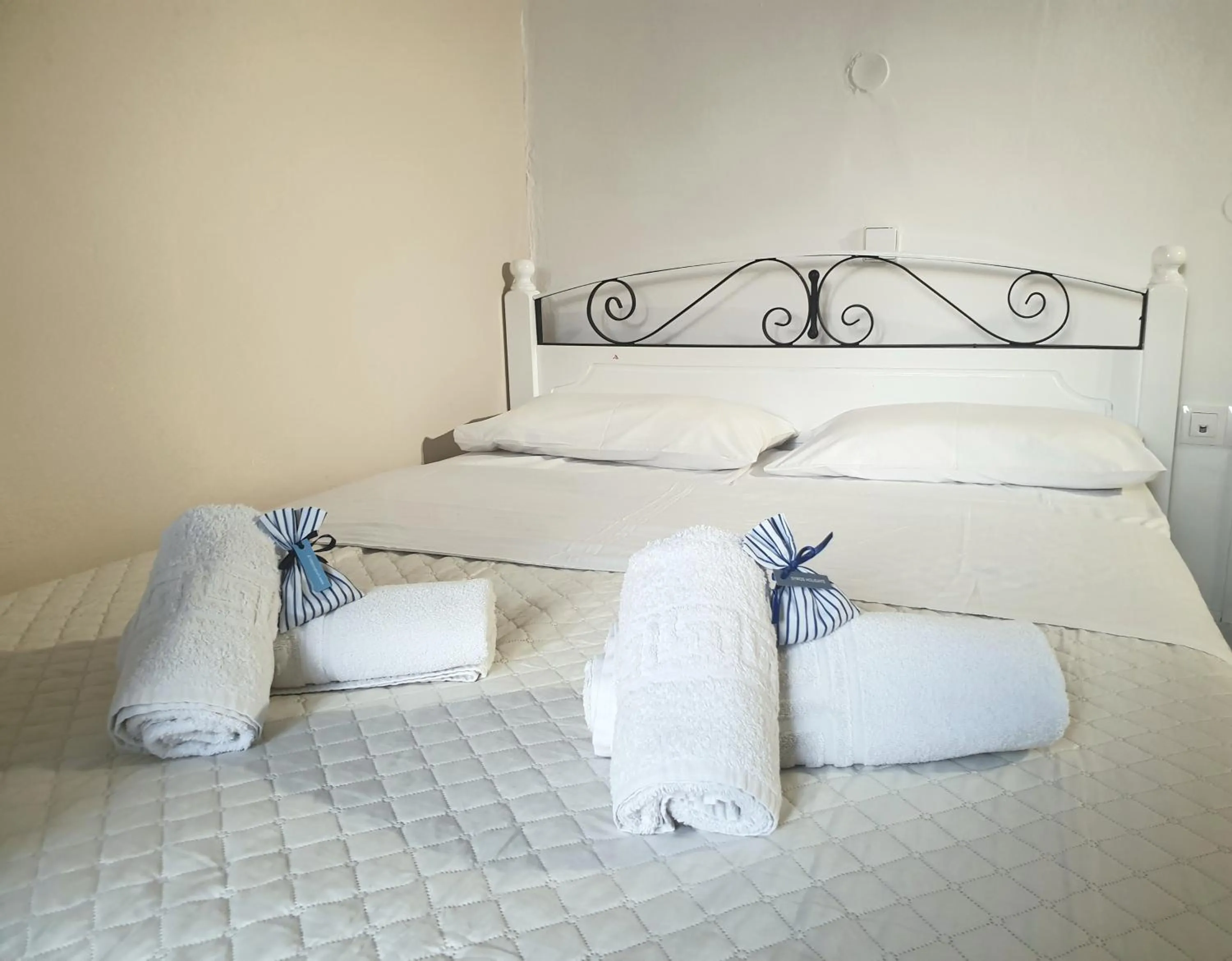 Bed in Syros Holidays
