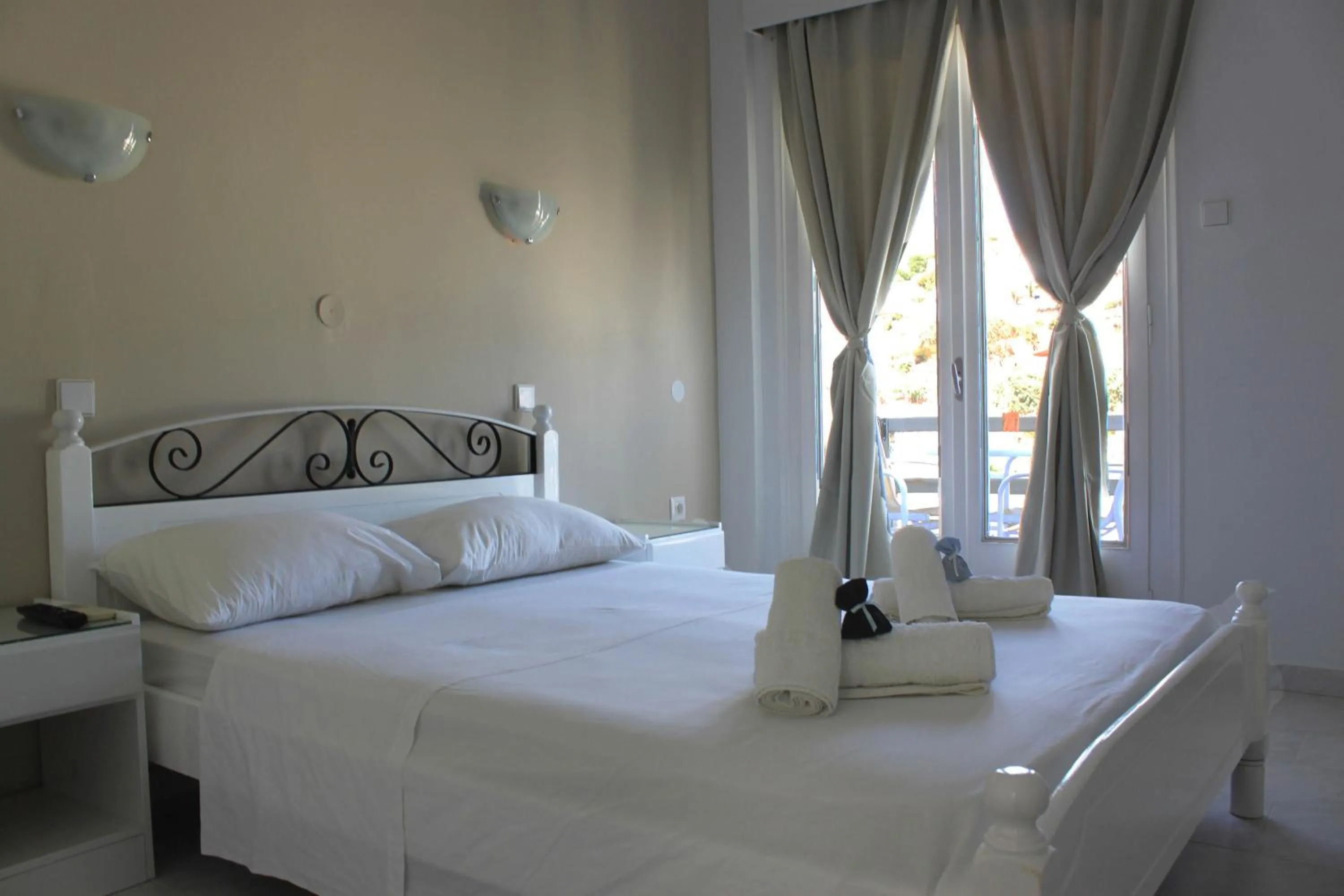 Bedroom, Bed in Syros Holidays