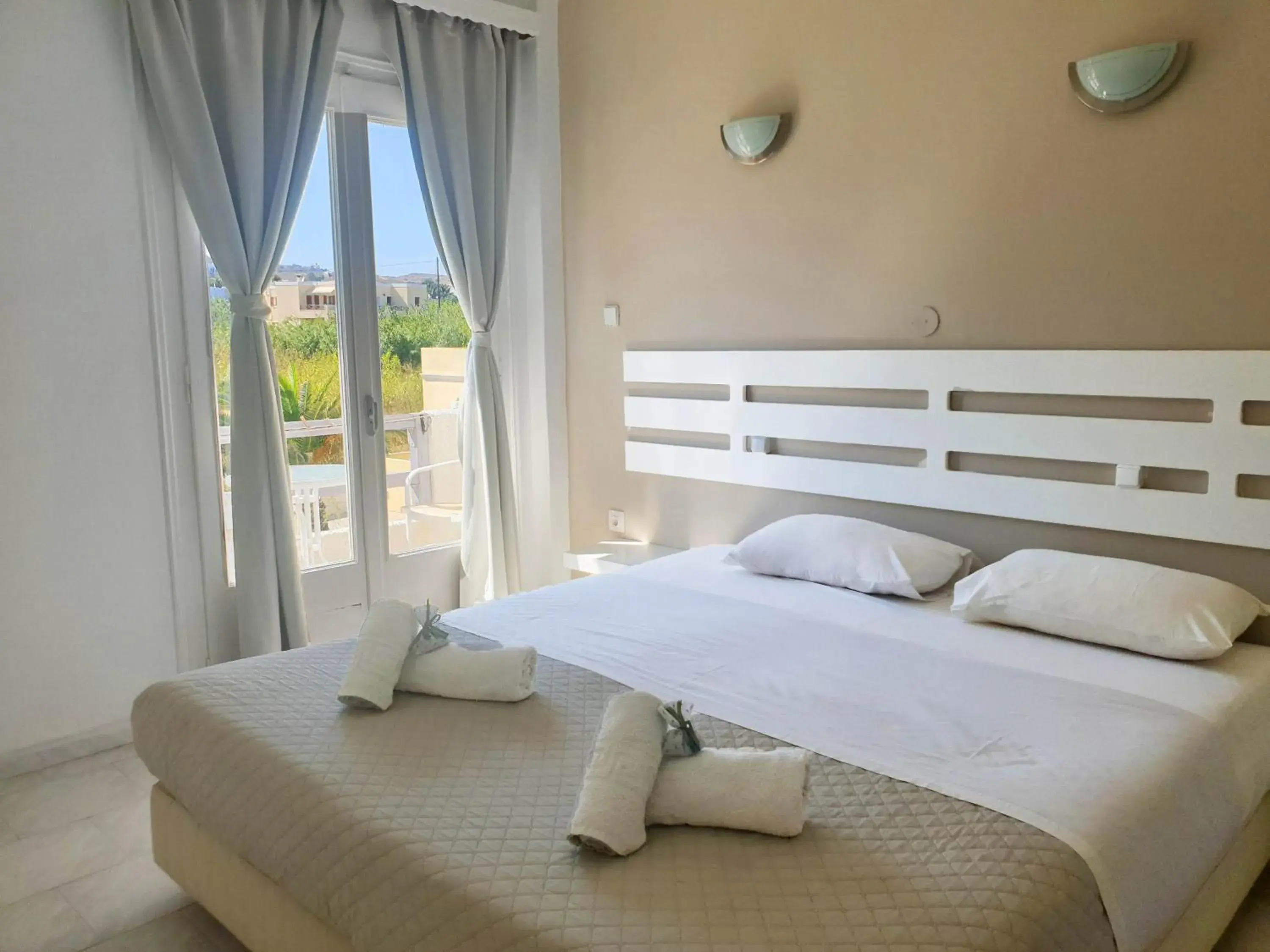 Superior Double or Twin Room with Sea View in Syros Holidays Superior Double or Twin Room with Sea View in Syros Holidays
