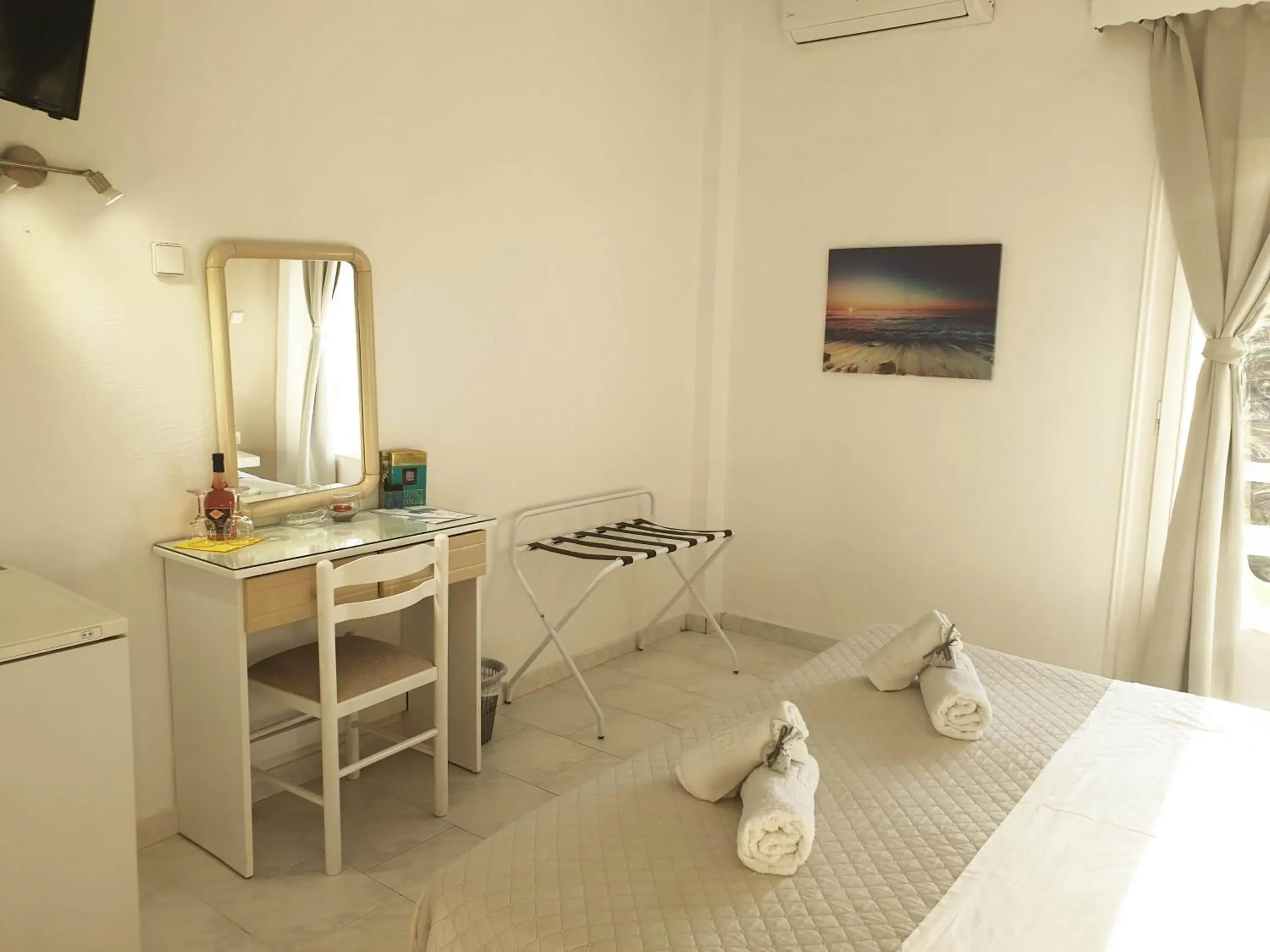 Superior Double or Twin Room with Sea View in Syros Holidays Superior Double or Twin Room with Sea View in Syros Holidays