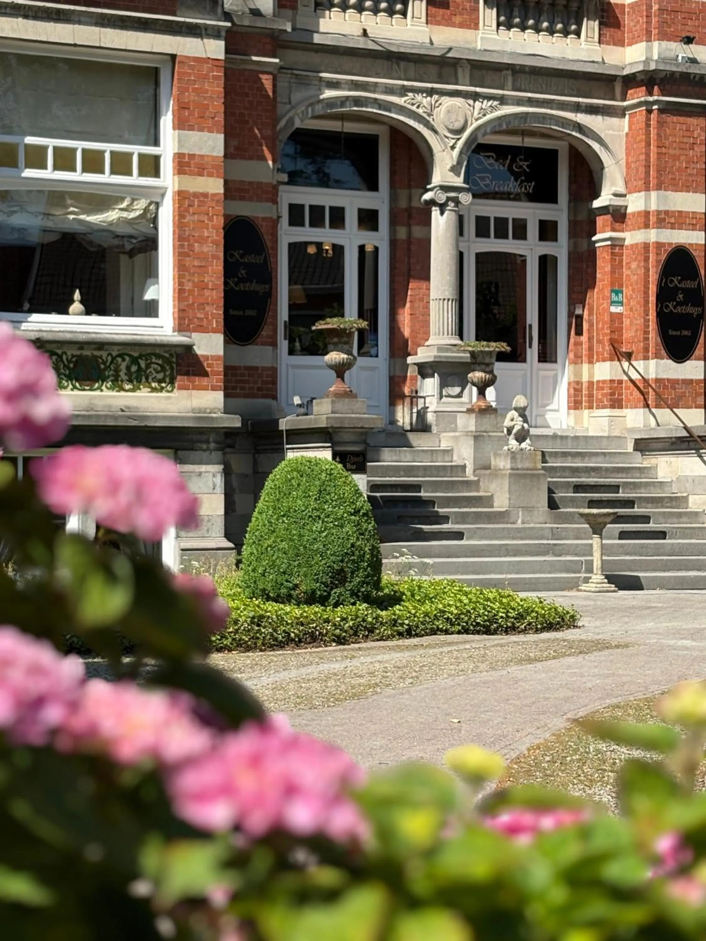 Property building in B&B 't Kasteel & 't Koetshuys