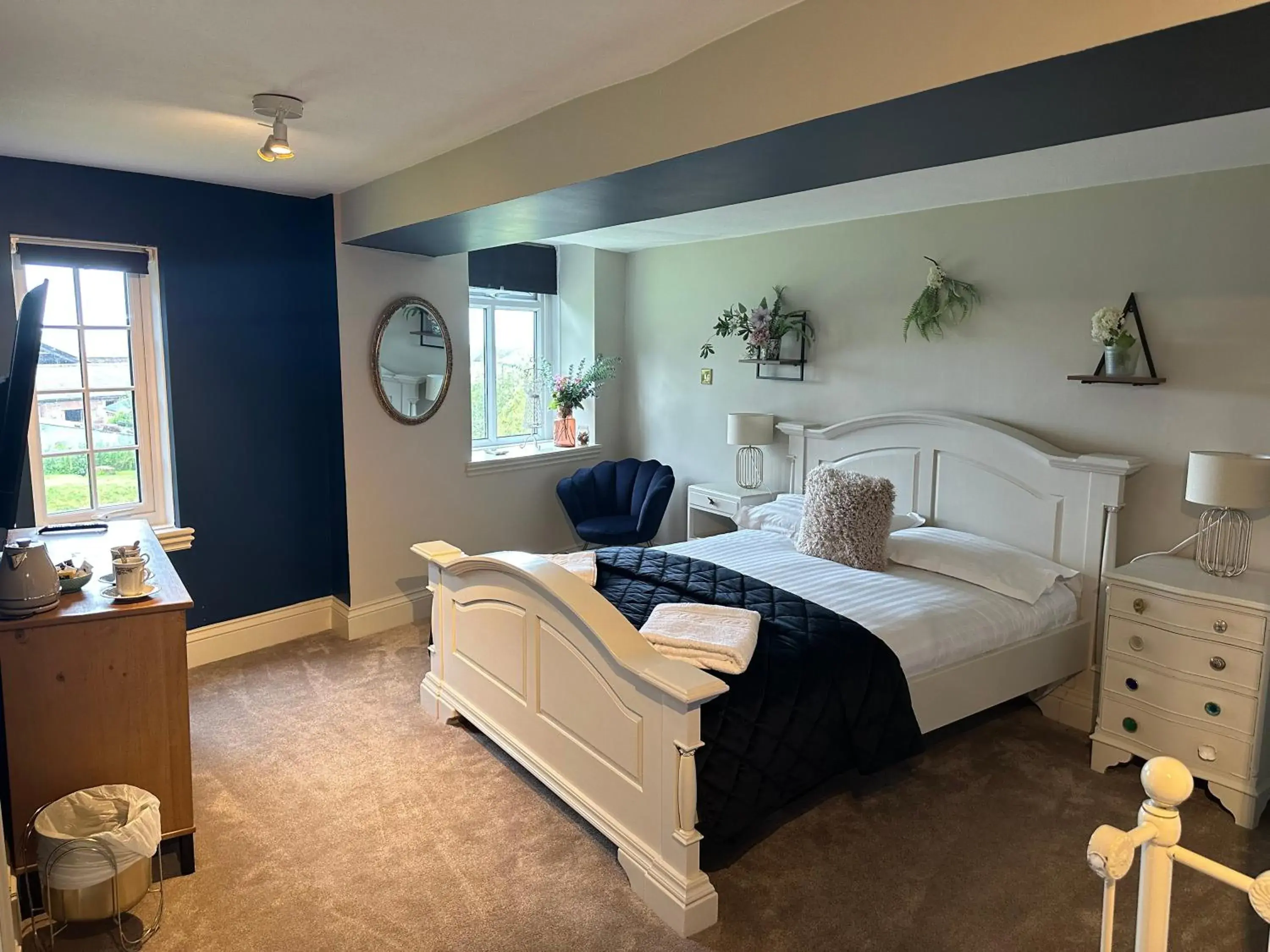 Deluxe Triple Room - single occupancy in String Of Horses Deluxe Triple Room - single occupancy in String Of Horses