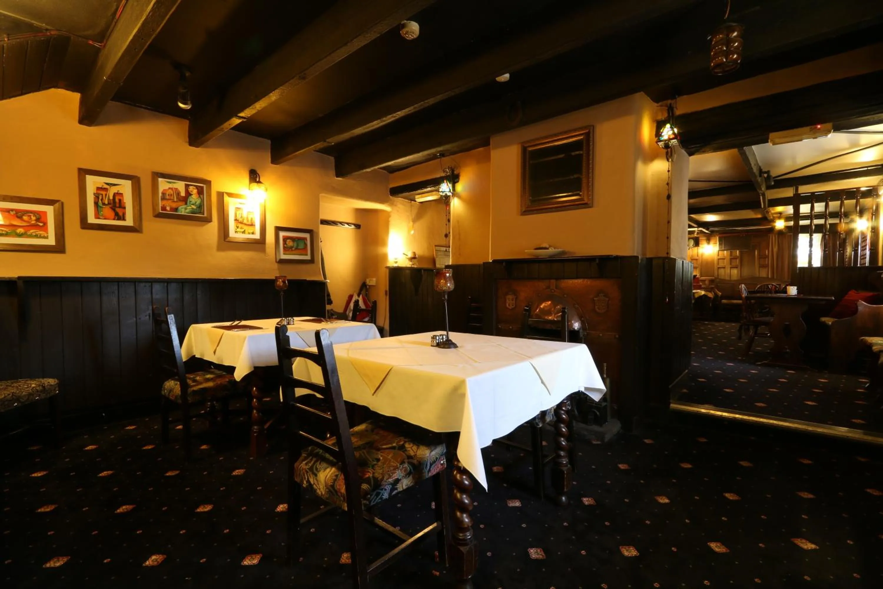 Lounge or bar in String Of Horses