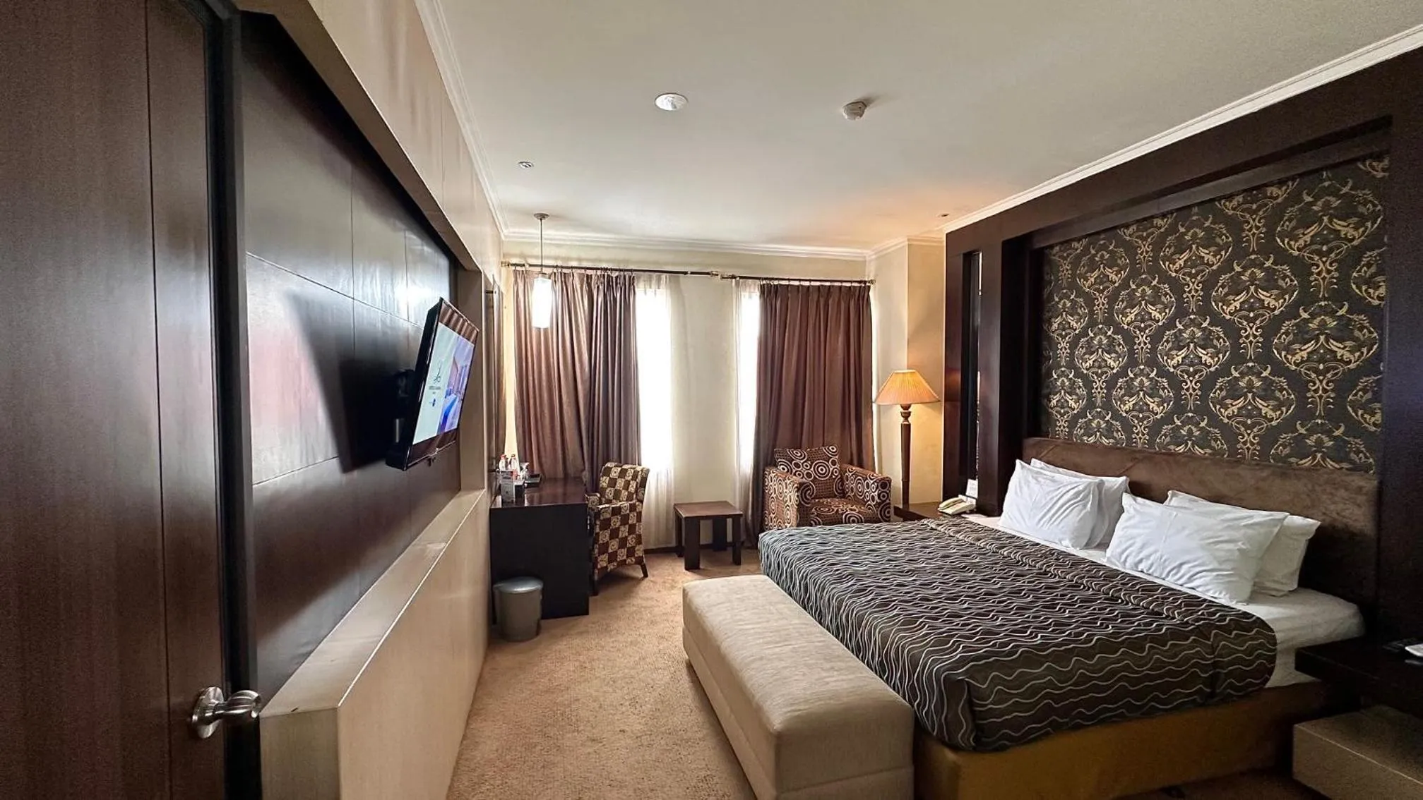 Bedroom, Bed in Hotel Dafam Pekalongan