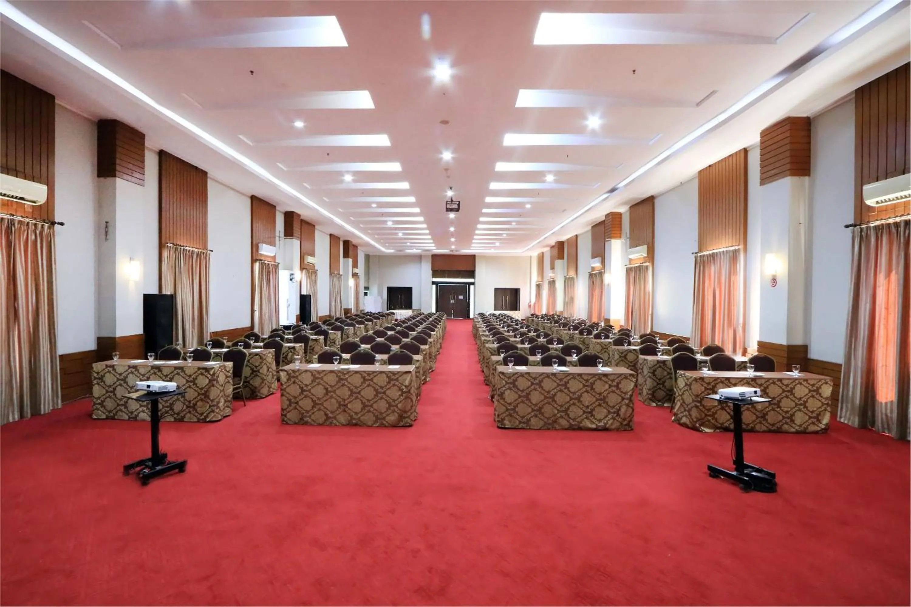 Meeting/conference room in Hotel Dafam Pekalongan