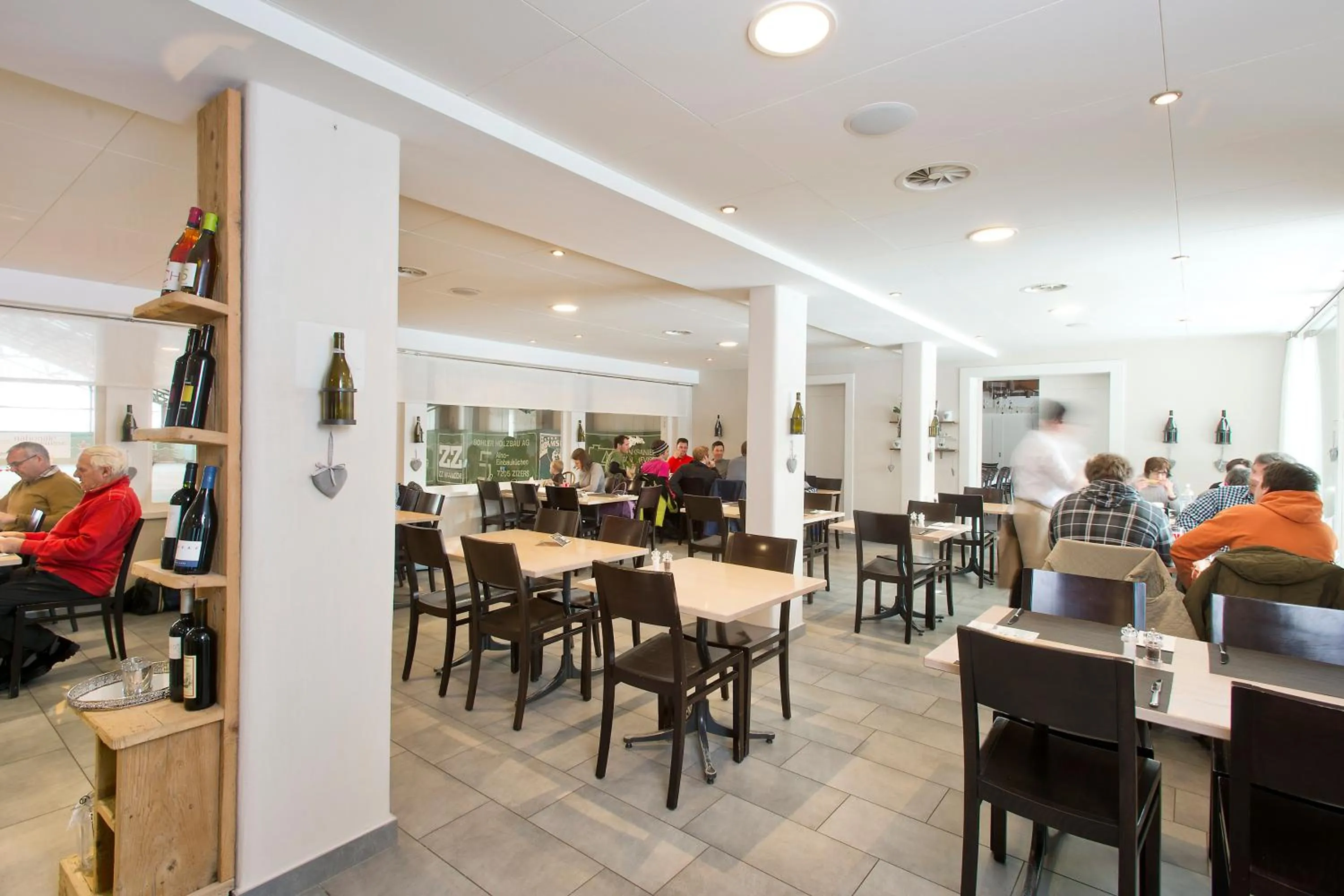 Restaurant/places to eat in Hotel Sportcenter Fünf Dörfer AG