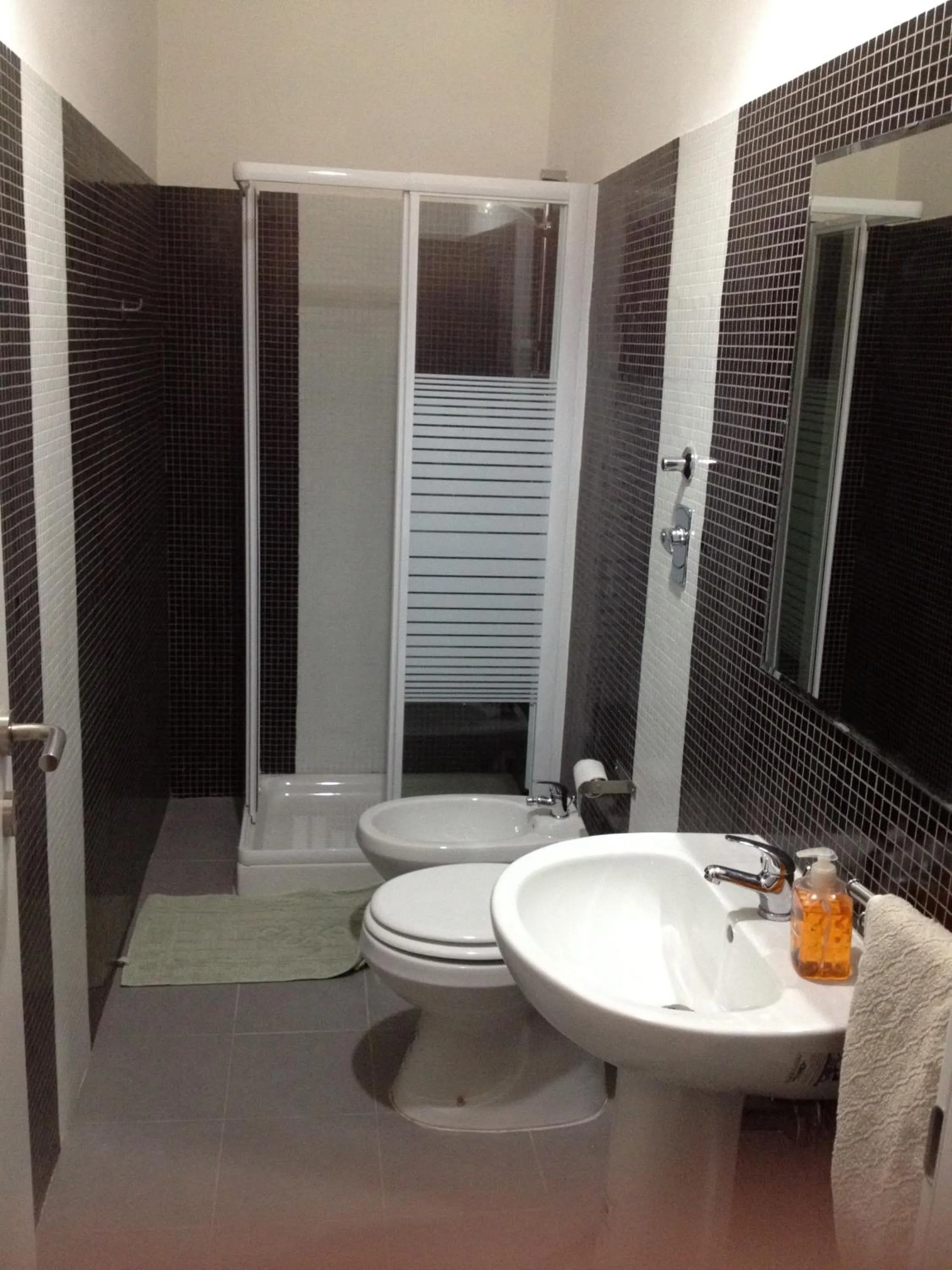 Bathroom in Central Hostel Milano