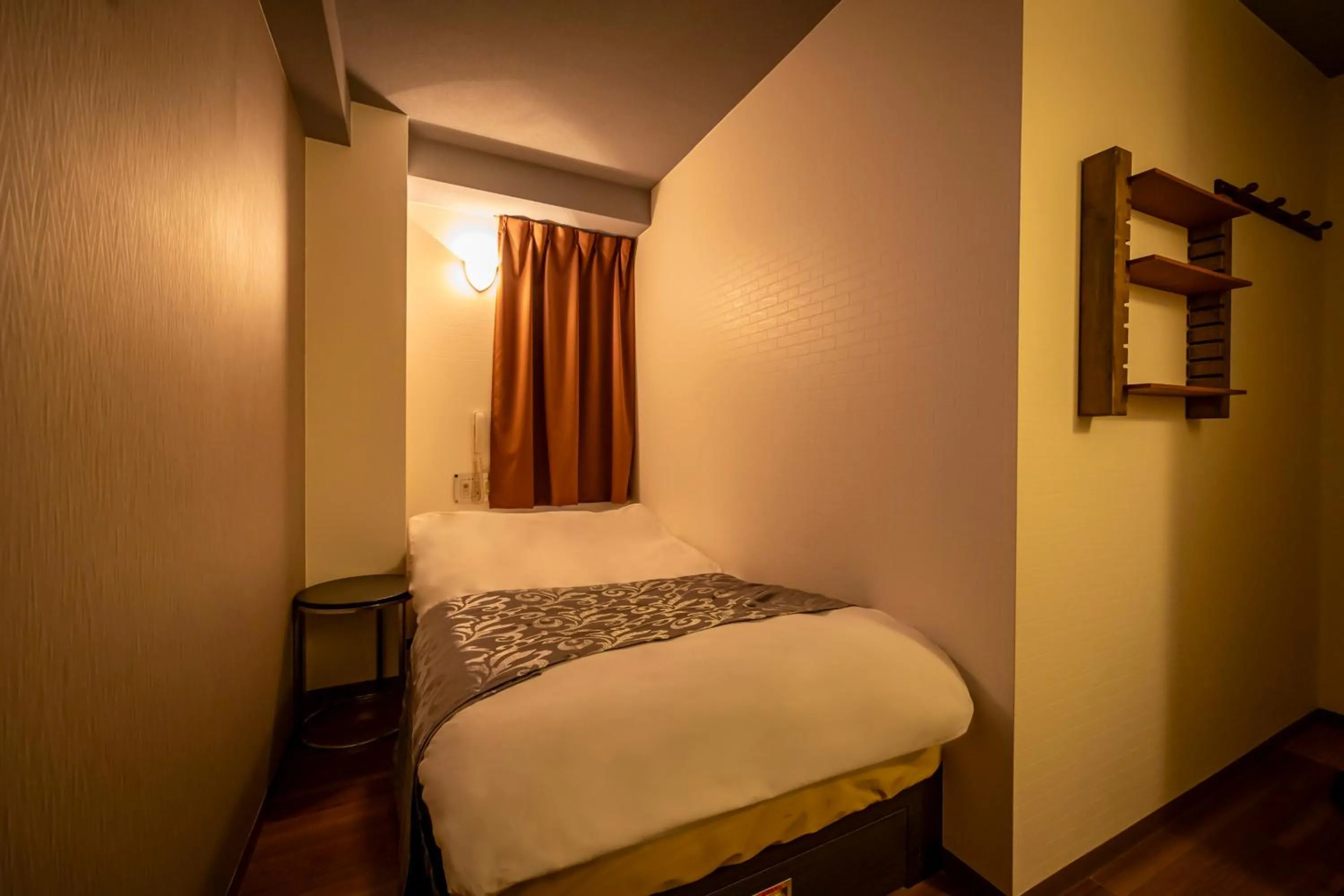 Photo of the whole room, Bed in Hotel Peace (Adult Only)