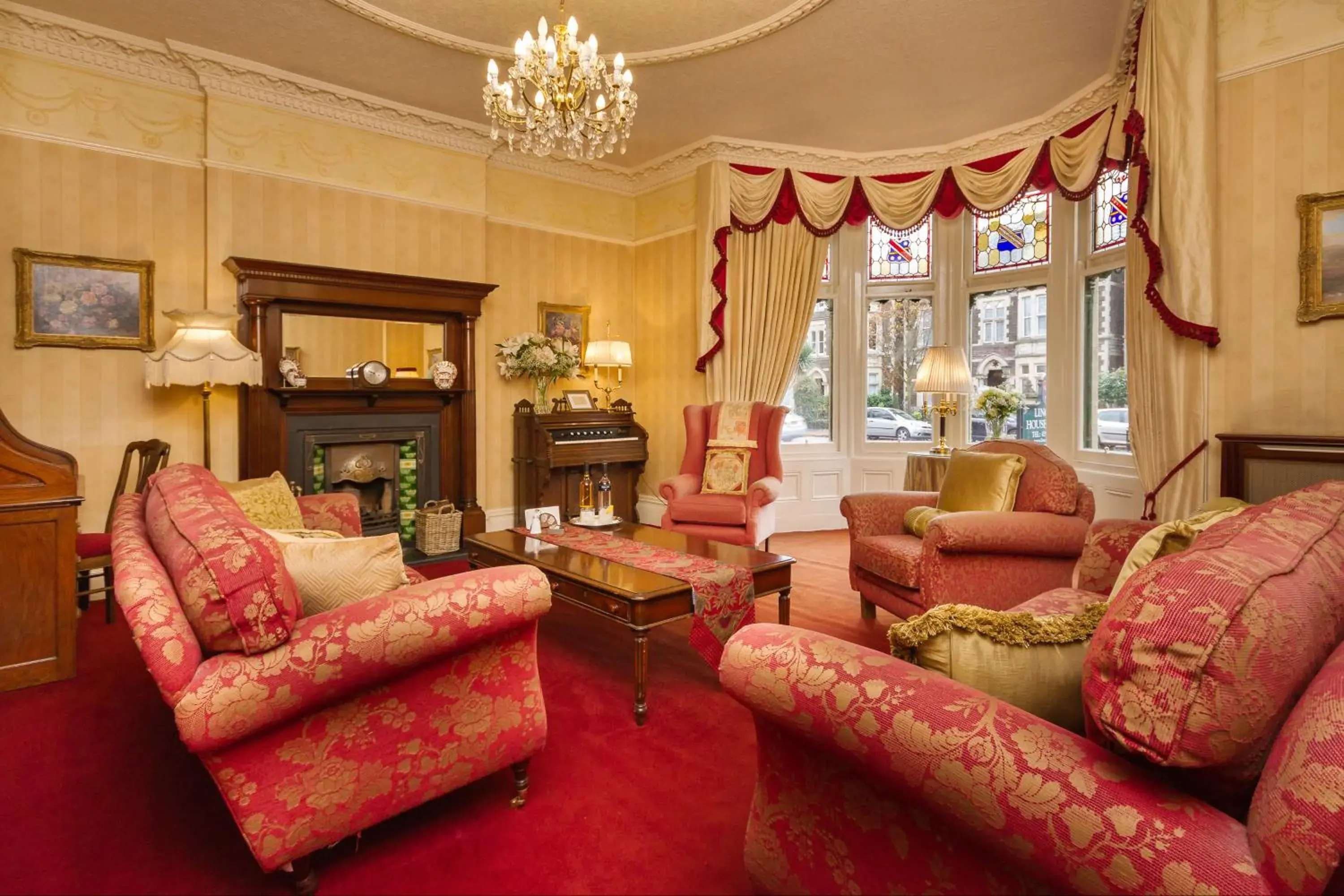 Living room in Lincoln House Private Hotel Living room in Lincoln House Private Hotel
