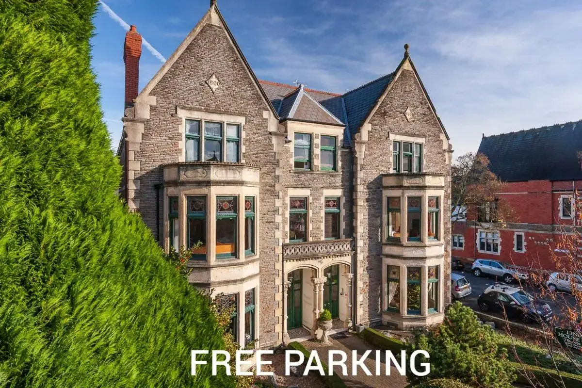 Property building in Lincoln House Private Hotel Property building in Lincoln House Private Hotel