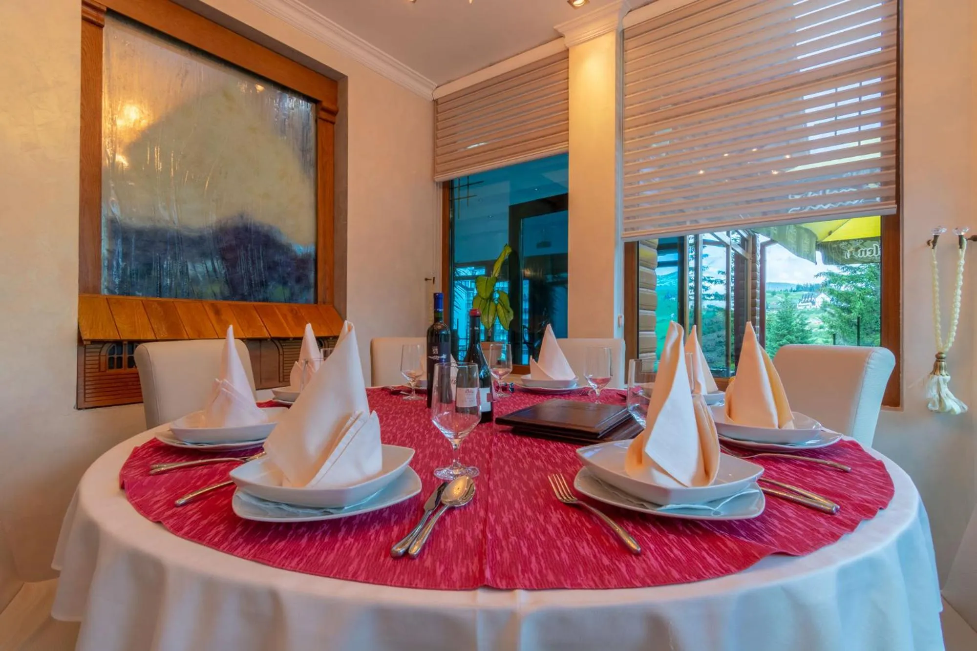 Restaurant/places to eat in Ski Hotel