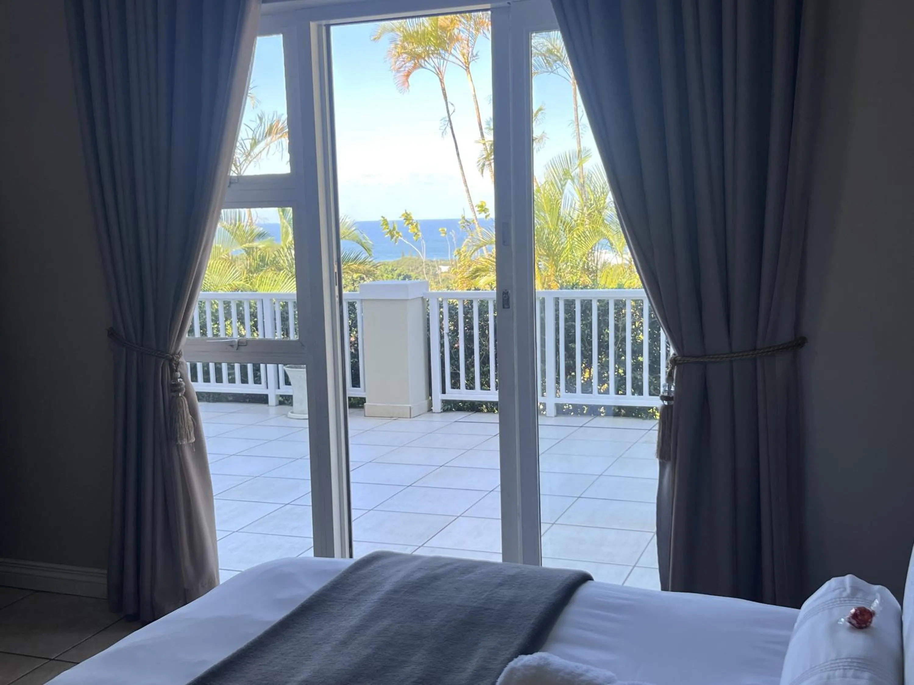 Sea view, Bed in Seaview Manor Exquisite Bed & Breakfast