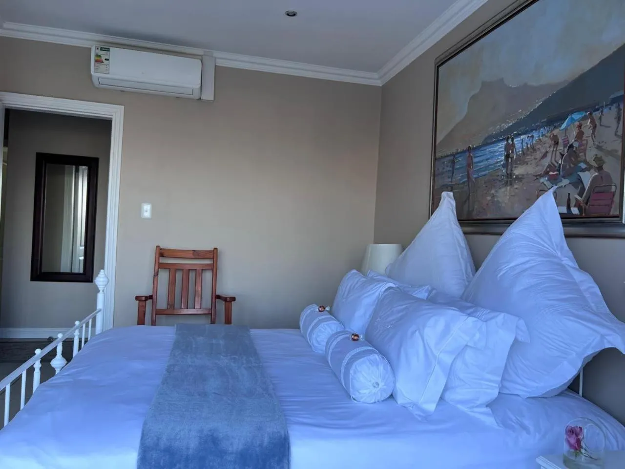 Bed in Seaview Manor Exquisite Bed & Breakfast