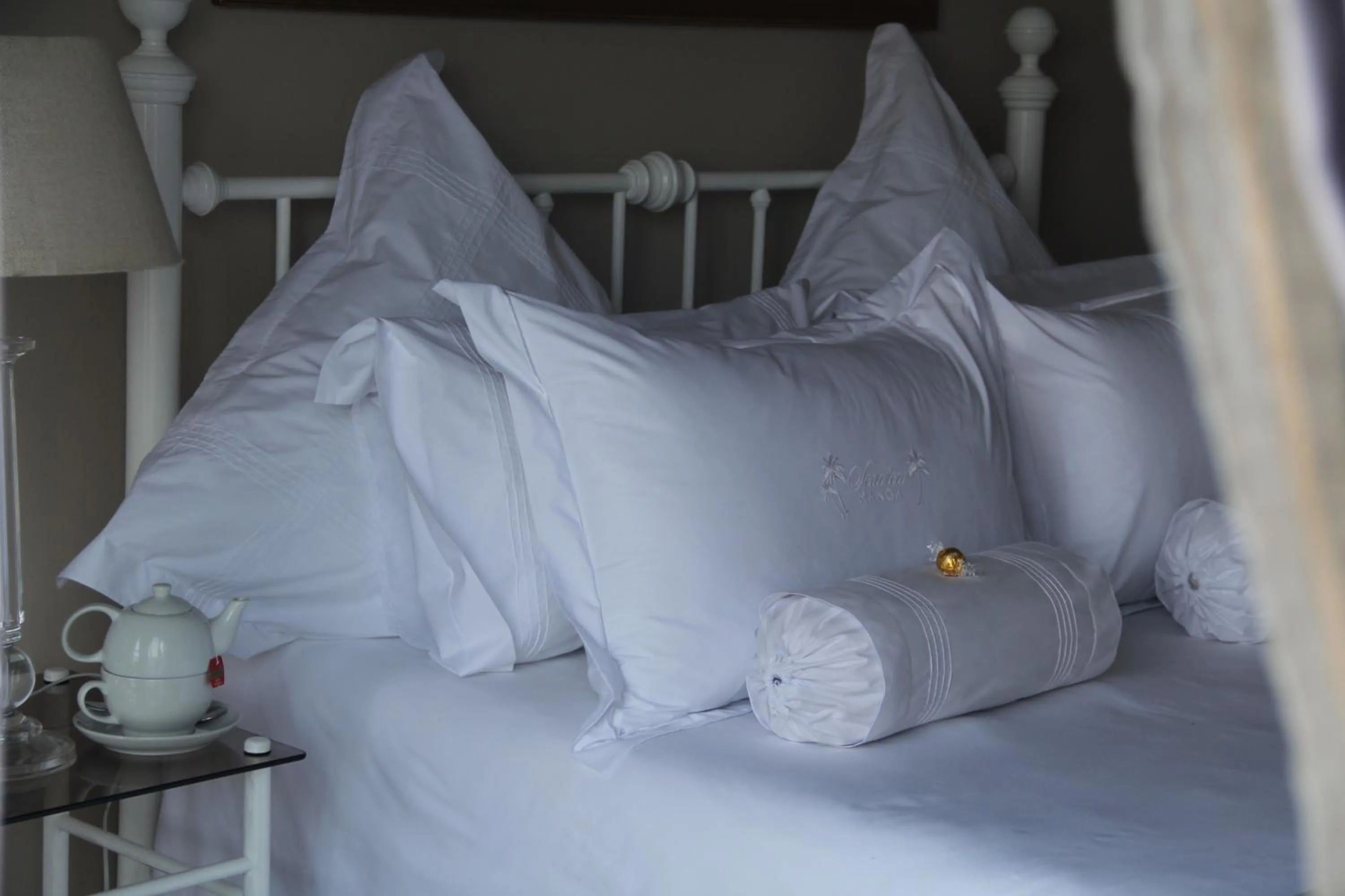 Bed in Seaview Manor Exquisite Bed & Breakfast