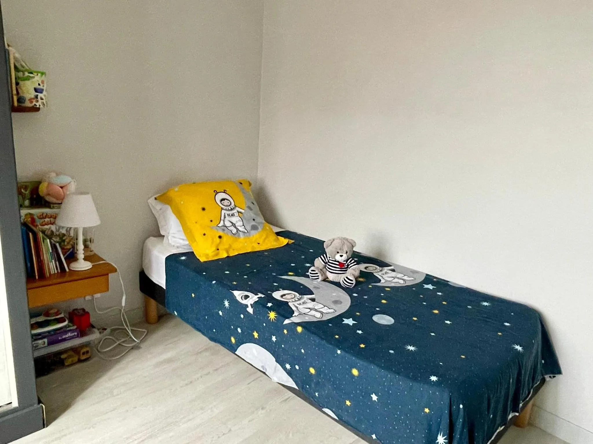Bedroom in Au Nom des Dames, Maison et Table d'Hôtes, près de Chenonceau et du Zoo de Beauval
