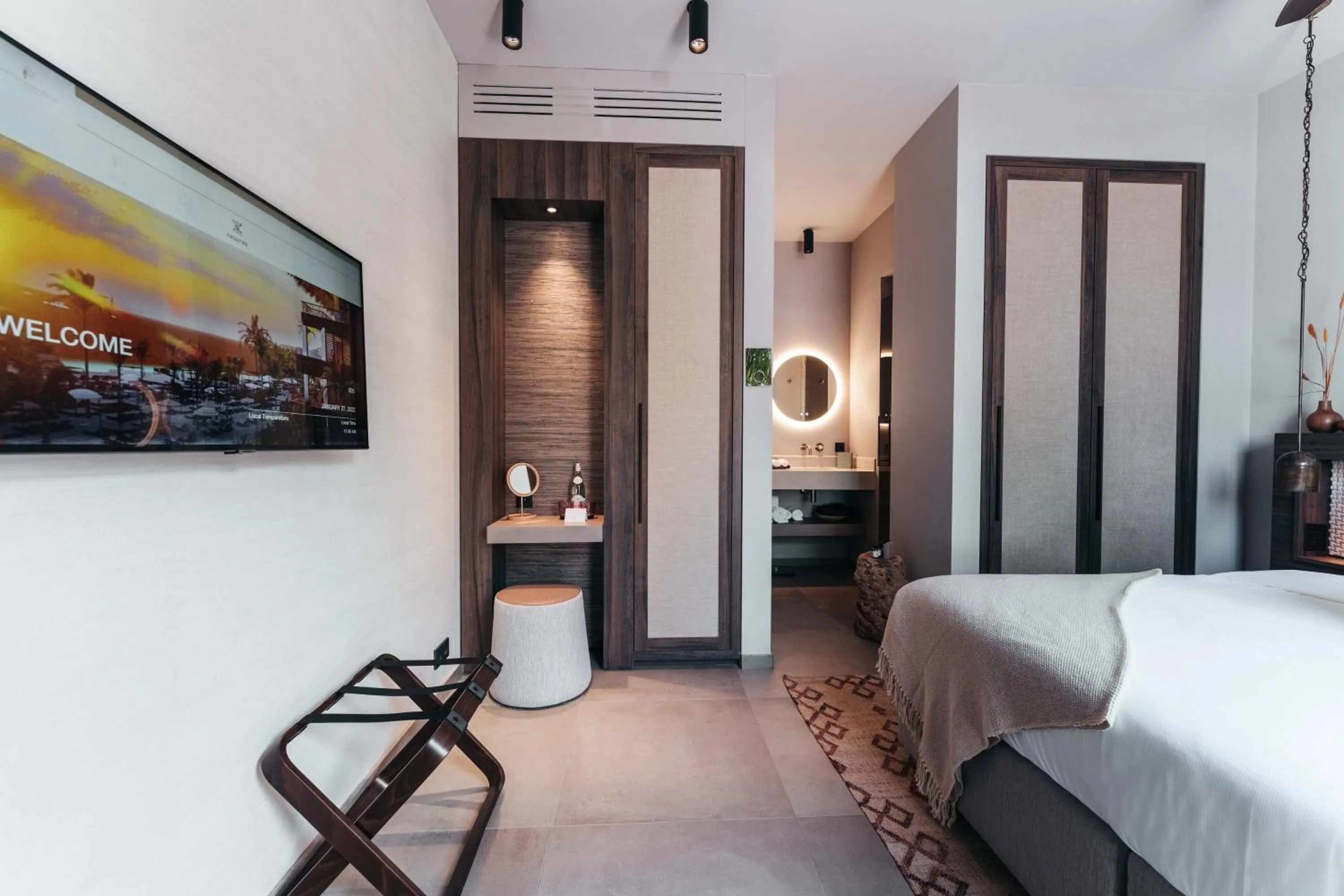 Bedroom, Bed in Kontiki Beach Resort