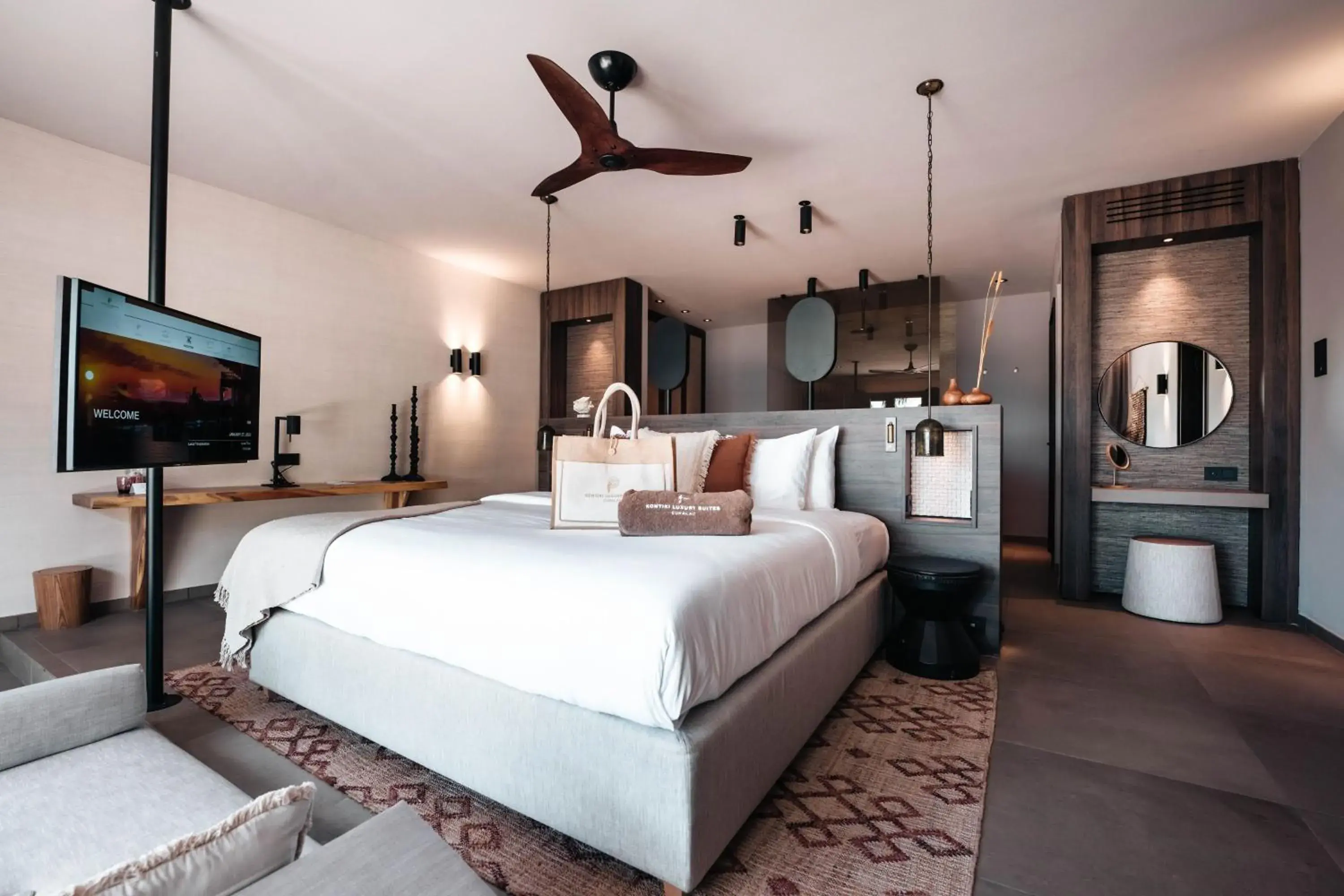 Property building, Bed in Kontiki Beach Resort Property building, Bed in Kontiki Beach Resort