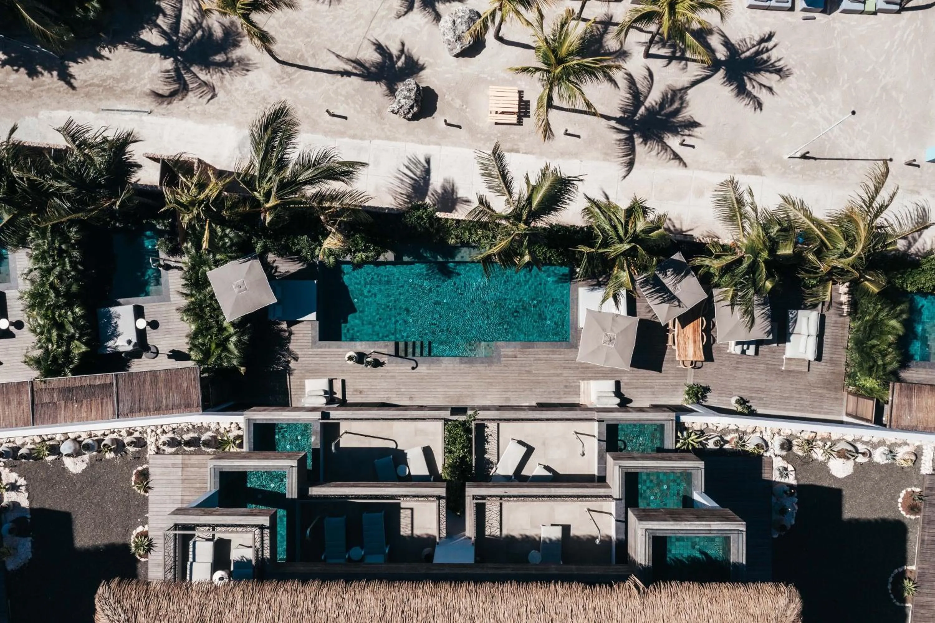 Swimming pool in Kontiki Beach Resort